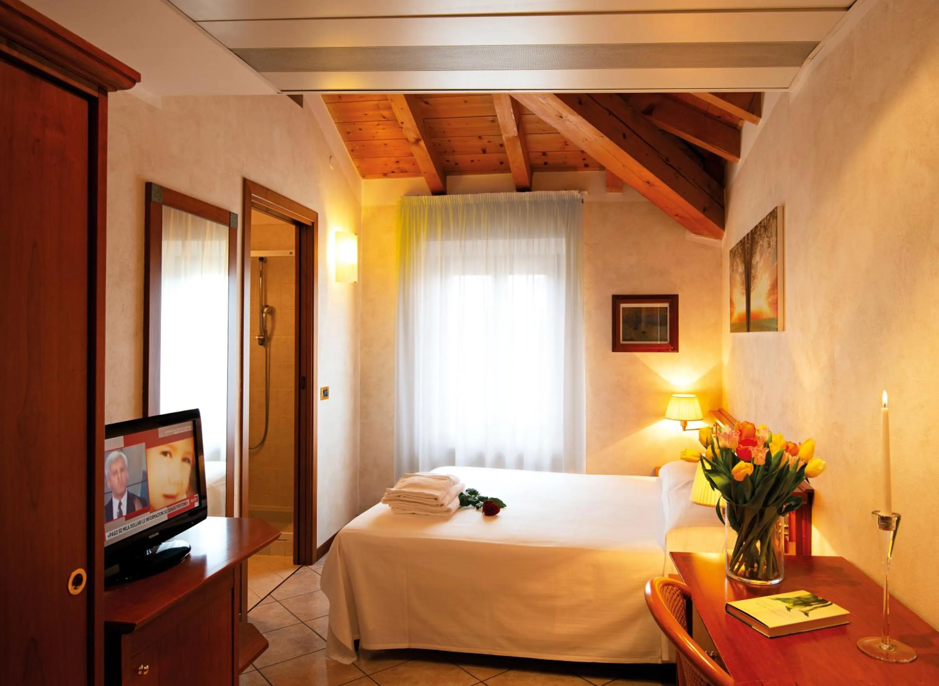 Property building, Bed in Hotel Corte Regina