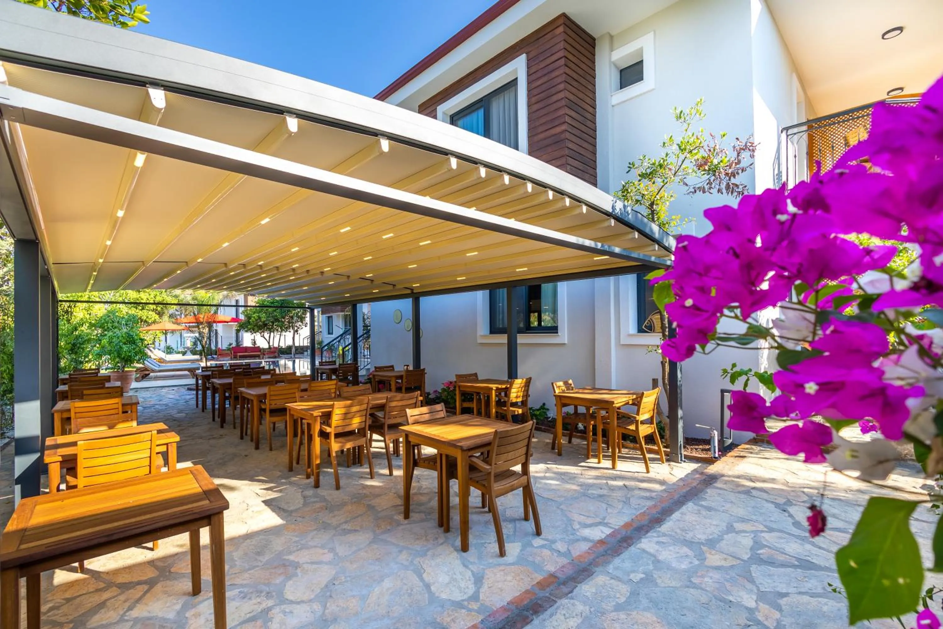 Restaurant/places to eat in Elizya Boutique Hotel