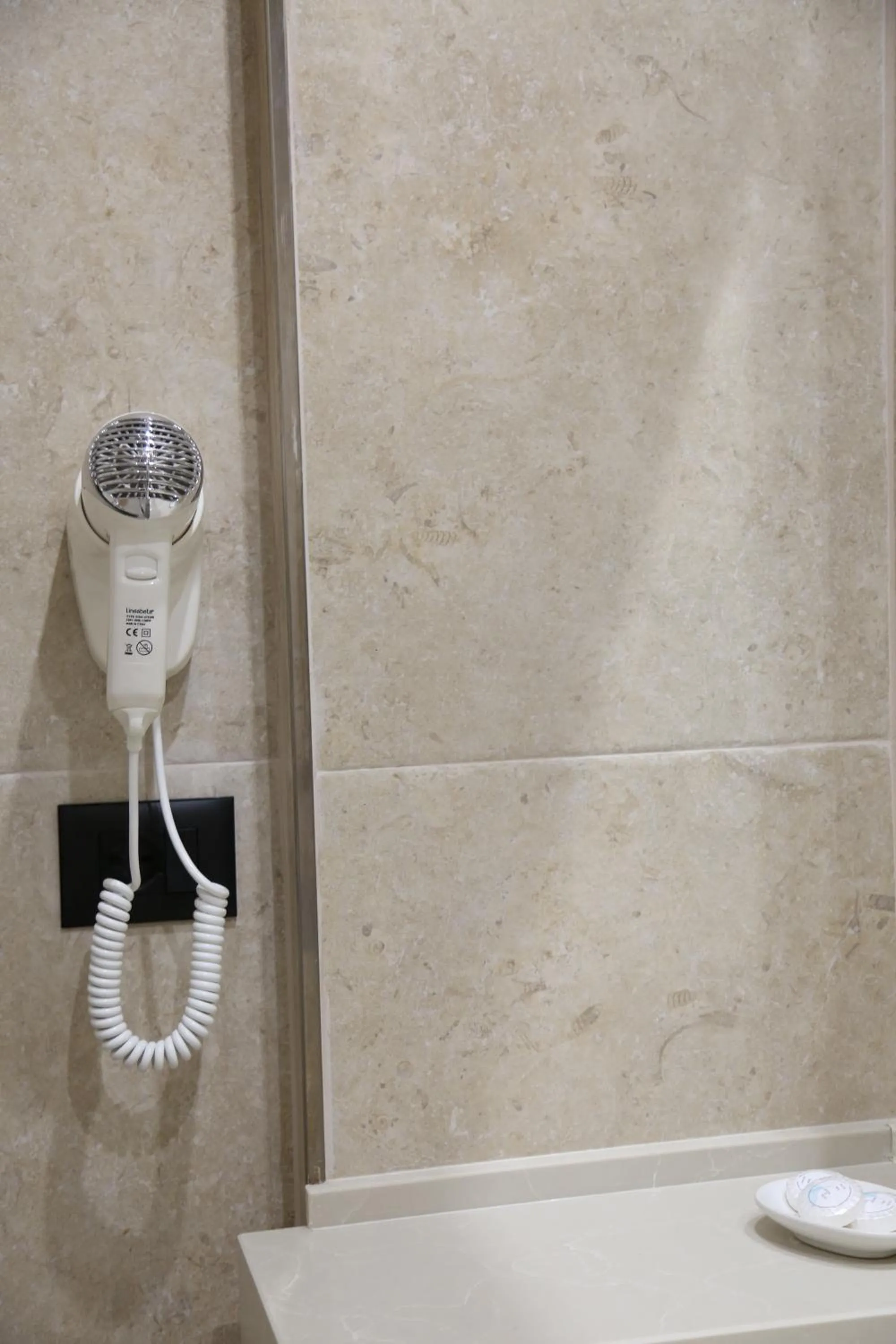 Bathroom in B&B Champagne, Vlore Bay