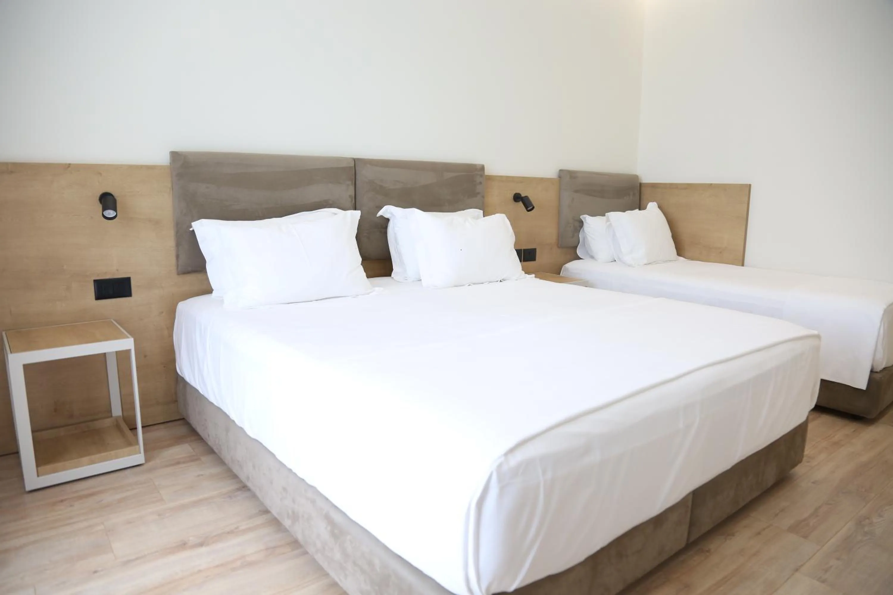 Photo of the whole room, Bed in B&B Champagne, Vlore Bay