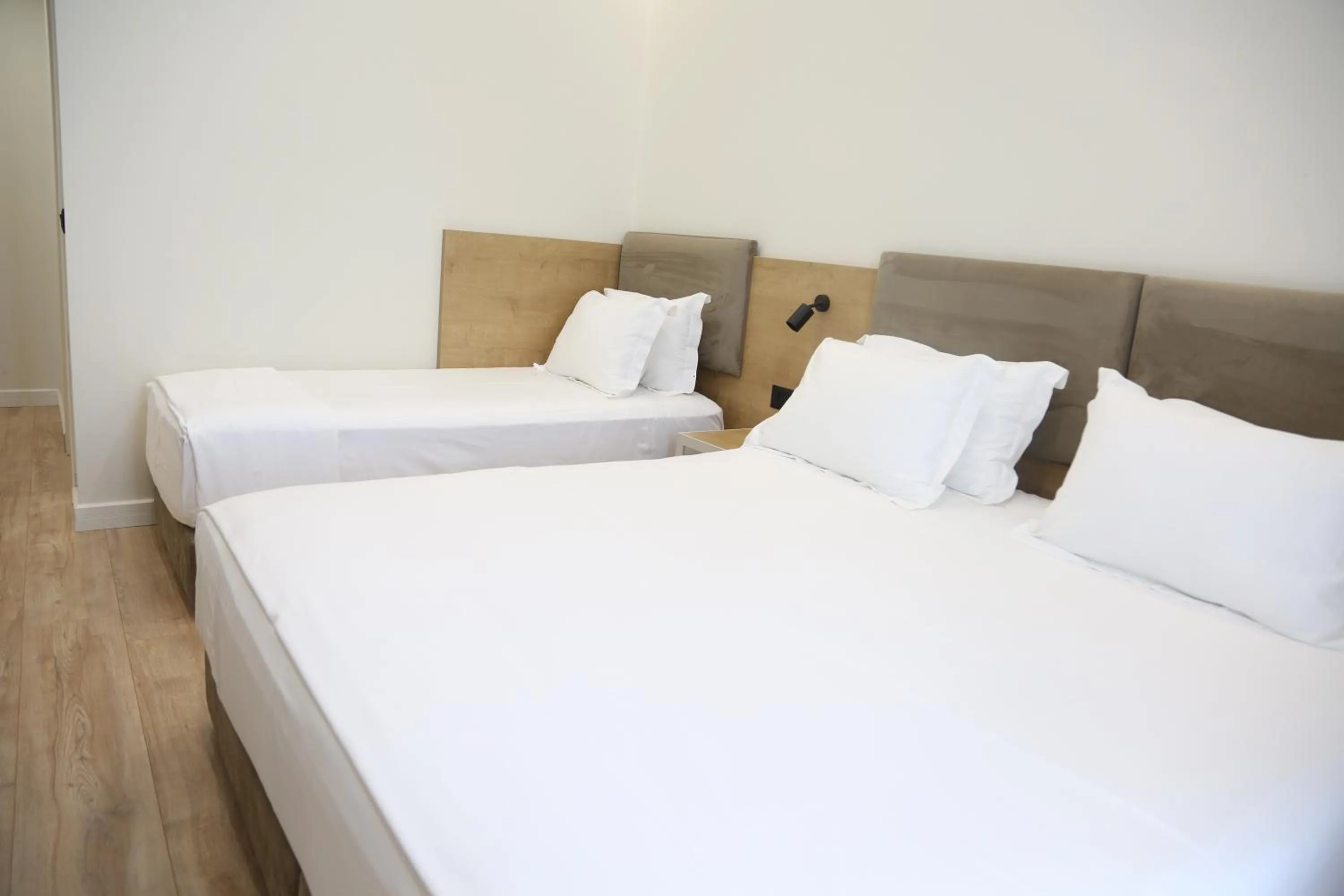 Photo of the whole room, Bed in B&B Champagne, Vlore Bay