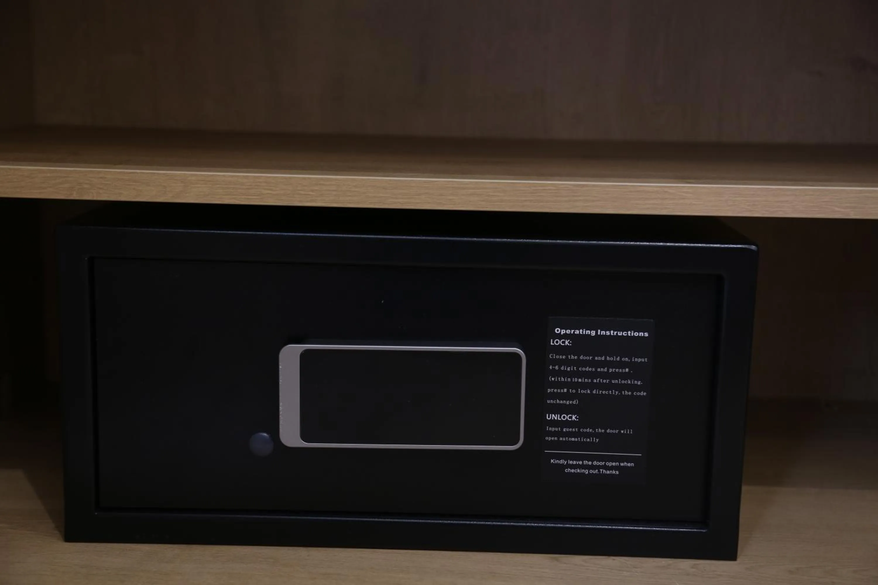 safe in B&B Champagne, Vlore Bay