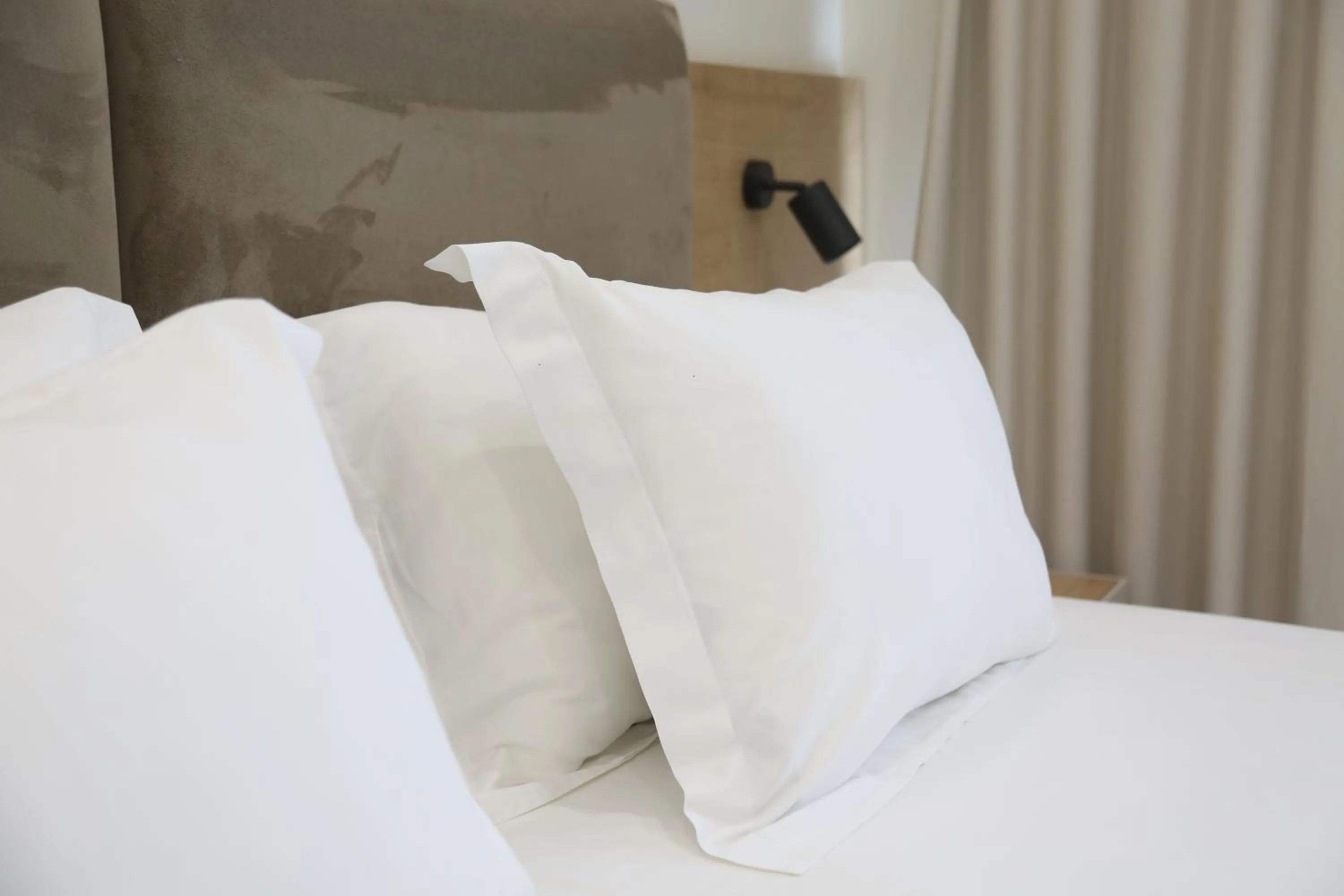 Photo of the whole room, Bed in B&B Champagne, Vlore Bay