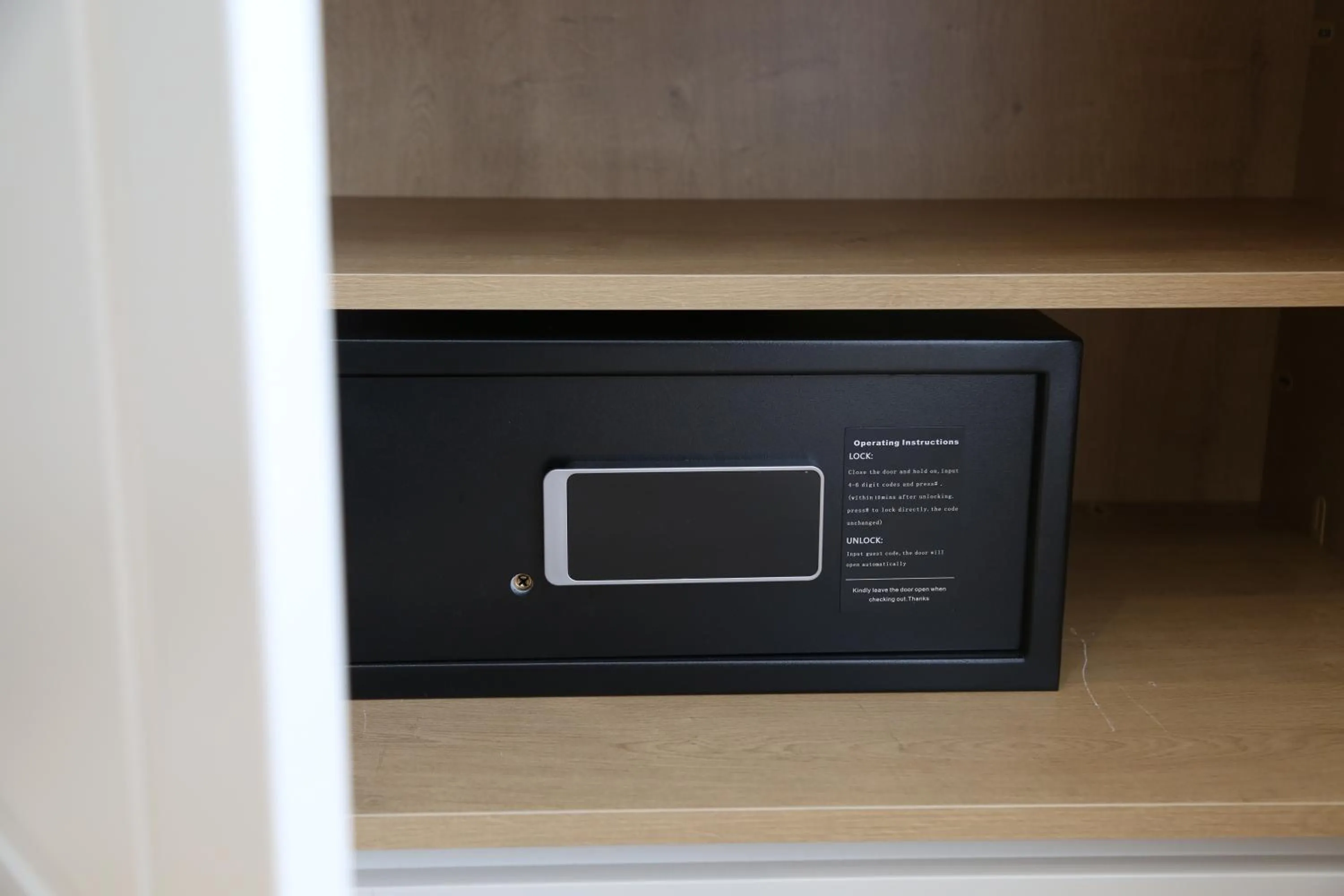 safe in B&B Champagne, Vlore Bay