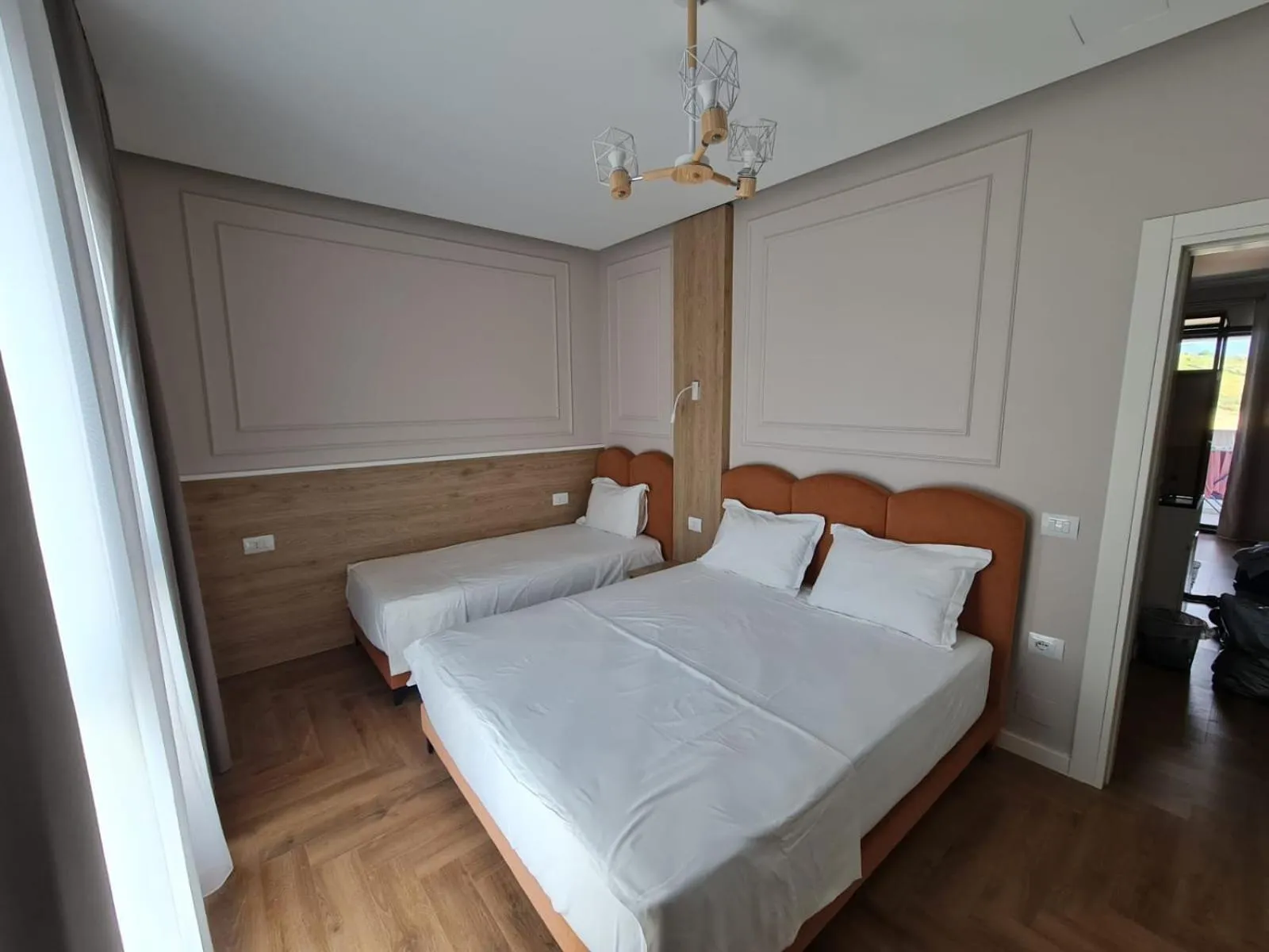 Bed in B&B Champagne, Vlore Bay