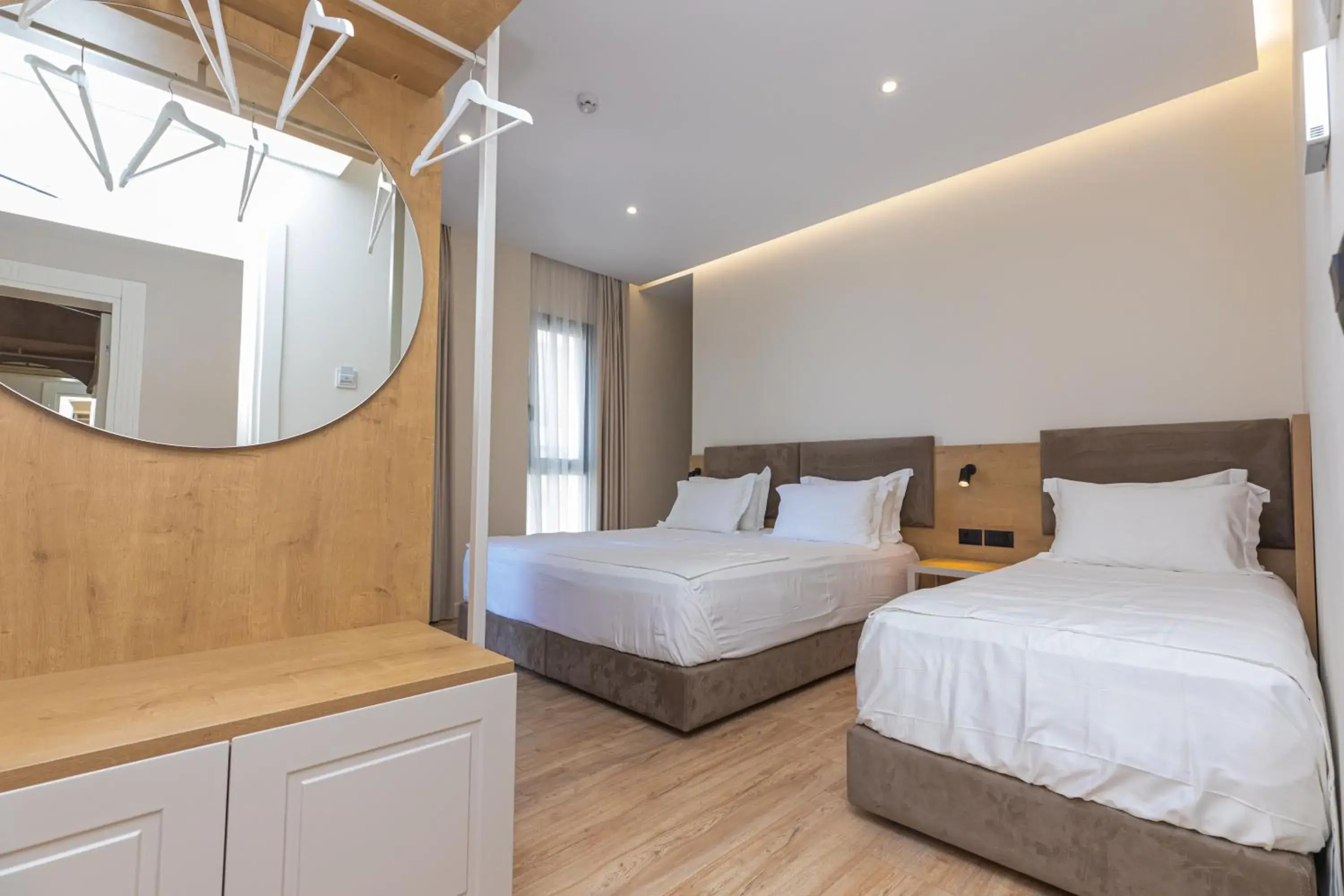 Triple Room with Side Sea View in B&B Champagne, Vlore Bay Triple Room with Side Sea View in B&B Champagne, Vlore Bay