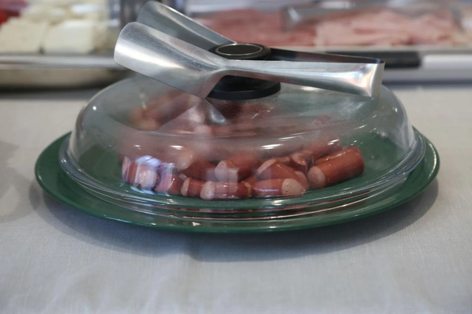 Breakfast in B&B Champagne, Vlore Bay