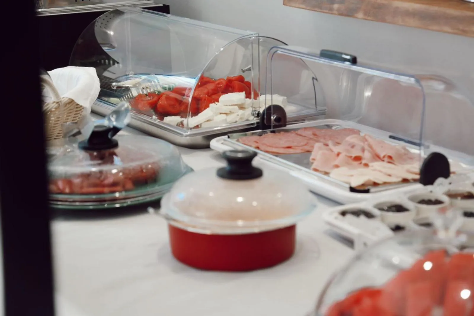 Buffet breakfast in B&B Champagne, Vlore Bay