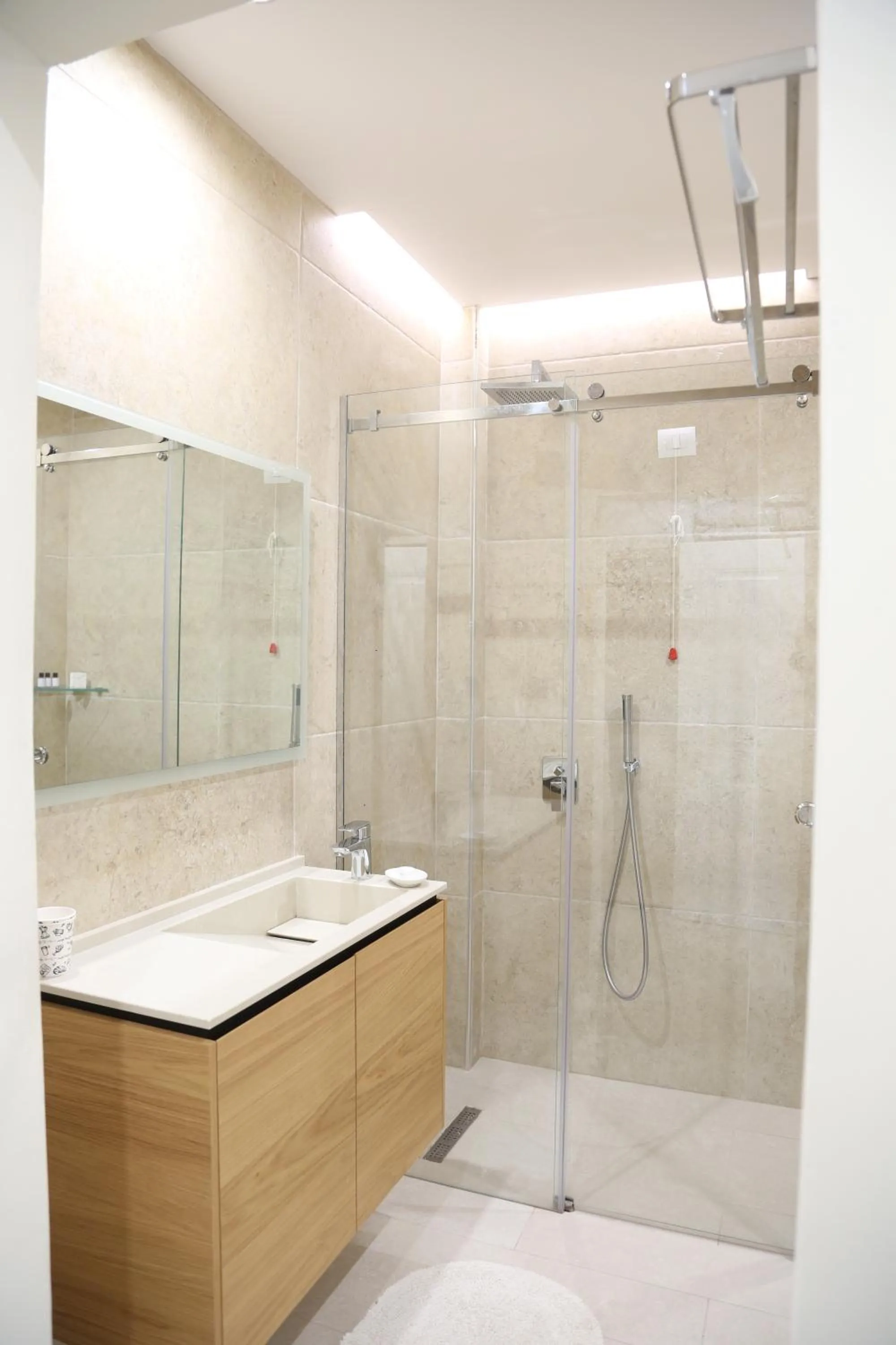 Bathroom in B&B Champagne, Vlore Bay