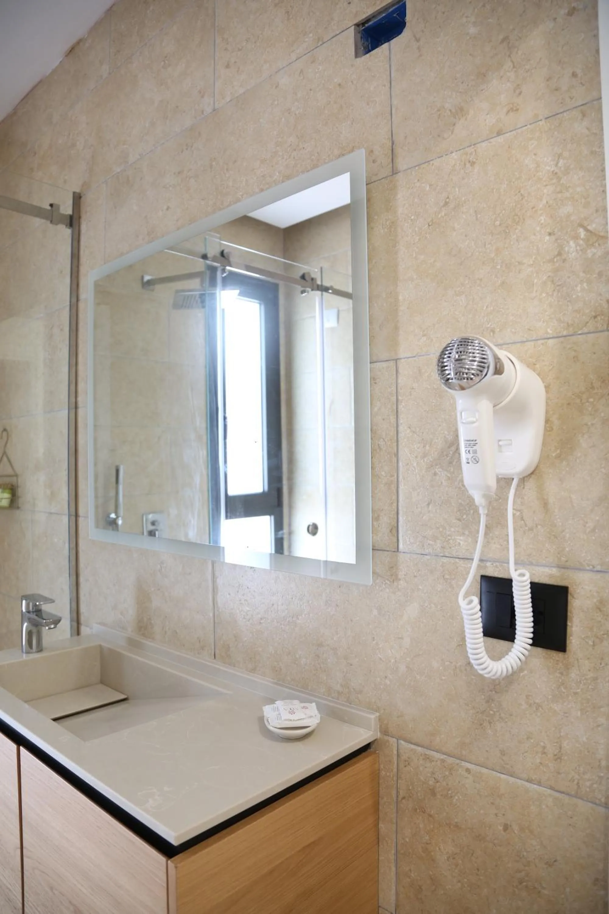 Bathroom in B&B Champagne, Vlore Bay