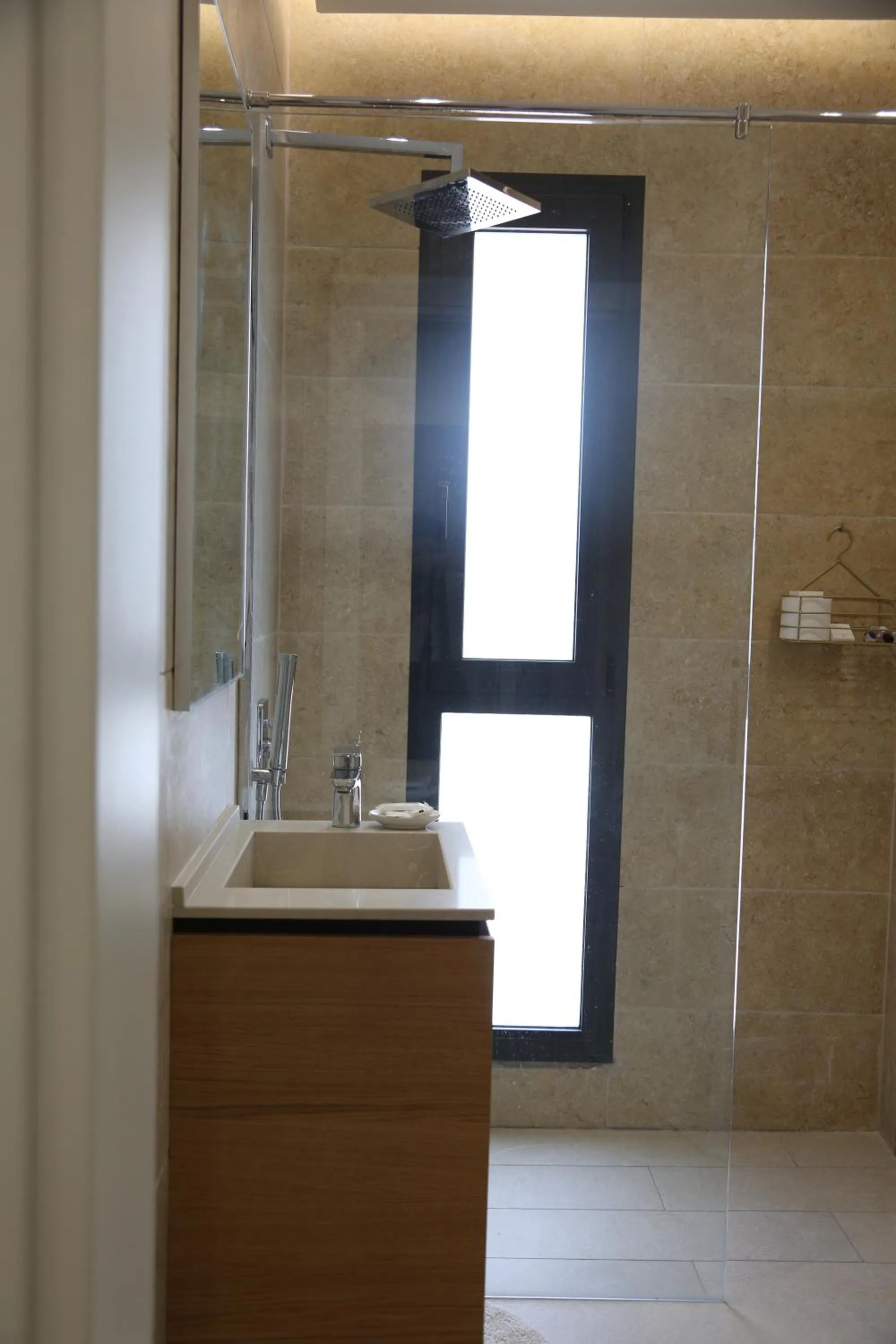 Bathroom in B&B Champagne, Vlore Bay