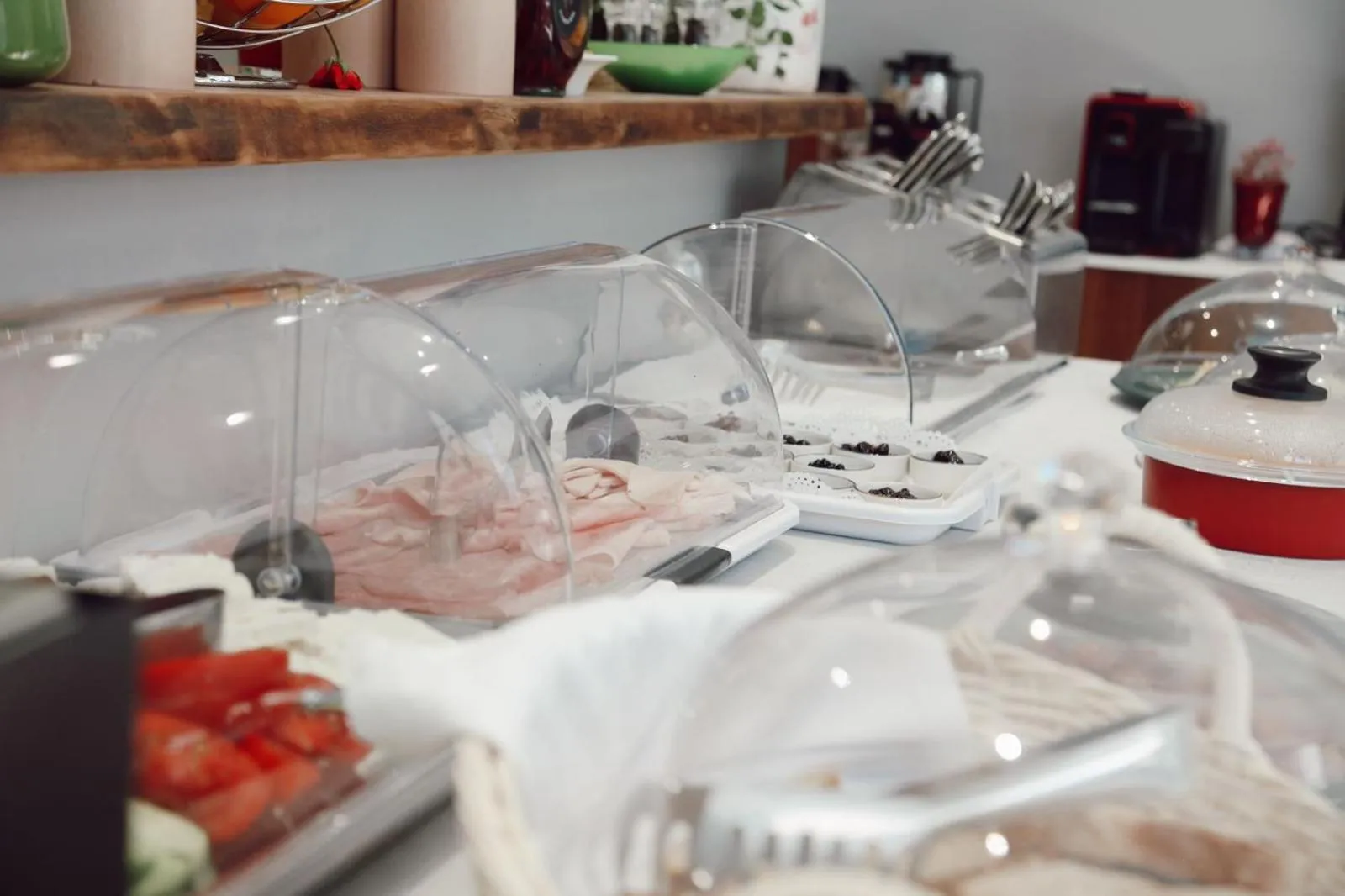 Buffet breakfast in B&B Champagne, Vlore Bay