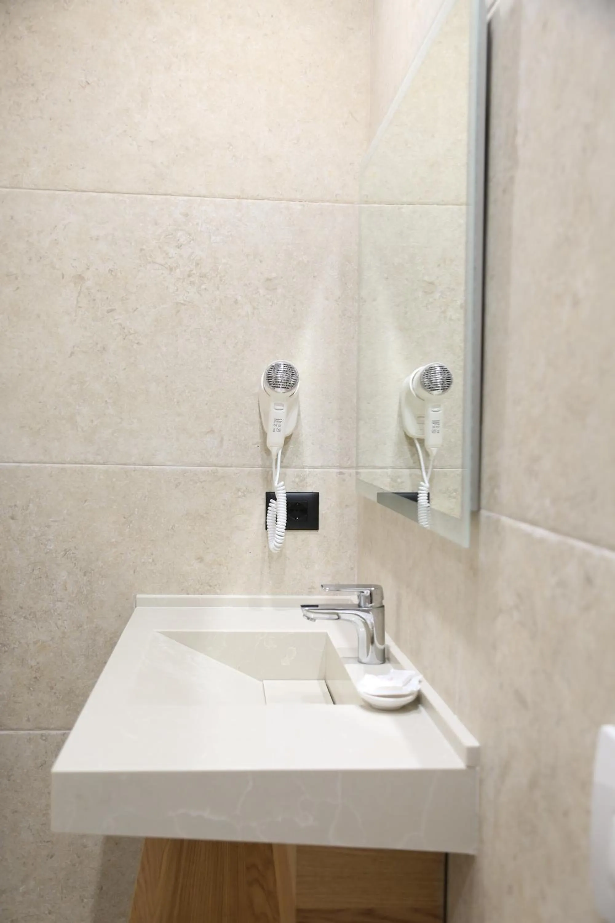 Bathroom in B&B Champagne, Vlore Bay