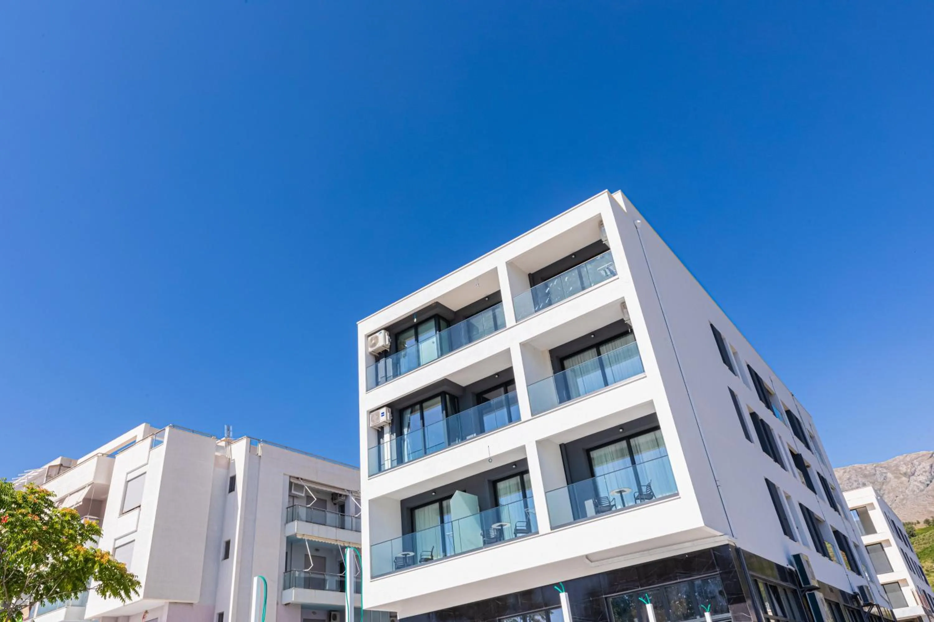 Property building in B&B Champagne, Vlore Bay