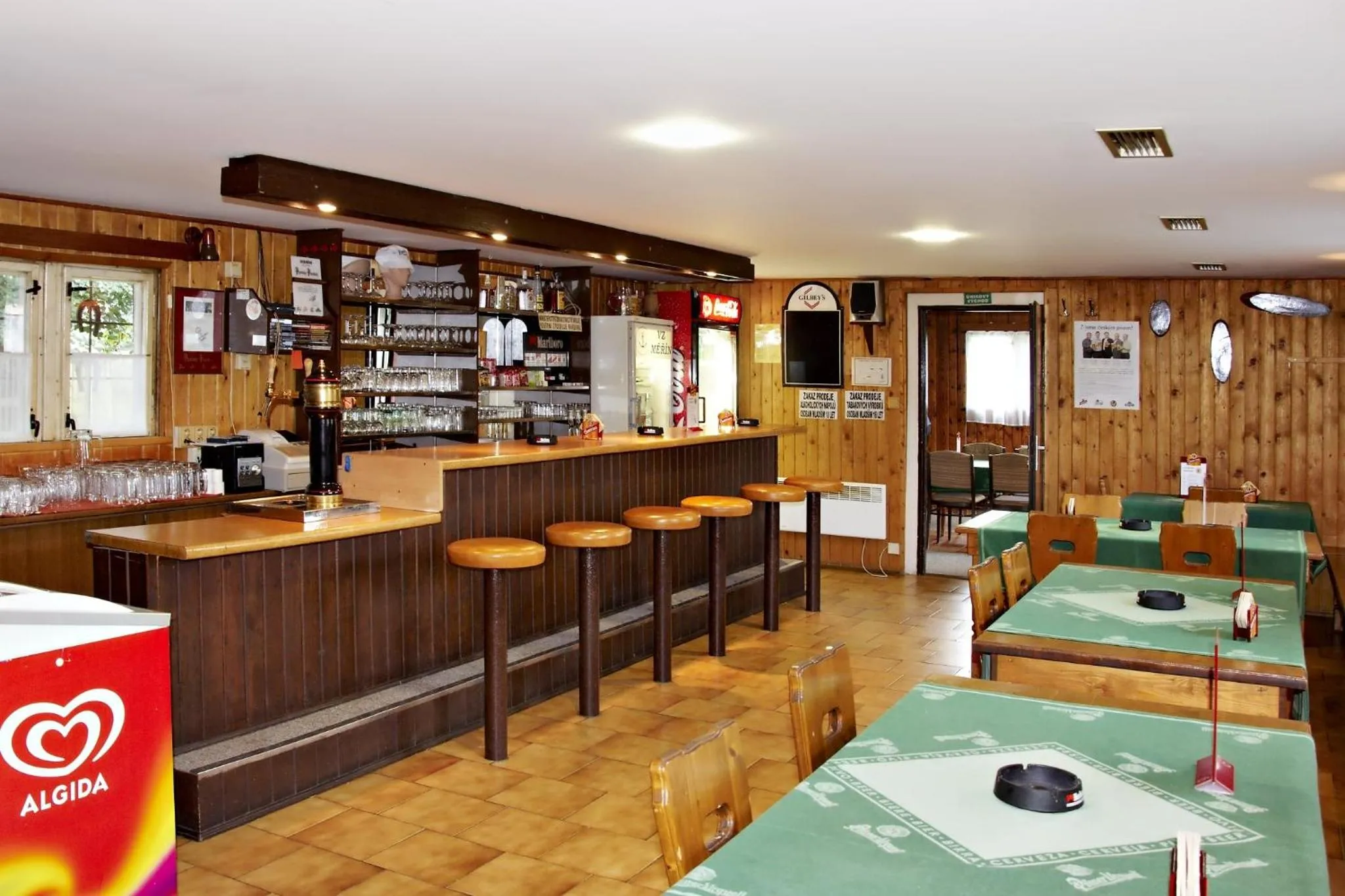 Restaurant/places to eat in Hotel VZ Měřín