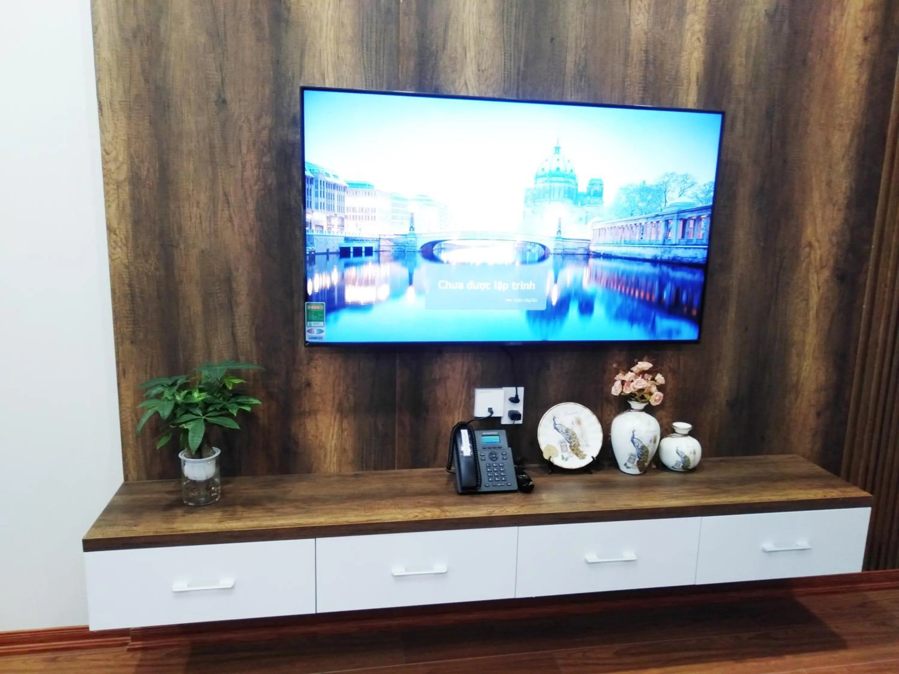 TV and multimedia in The King Hotel - Condotel Thai Nguyen