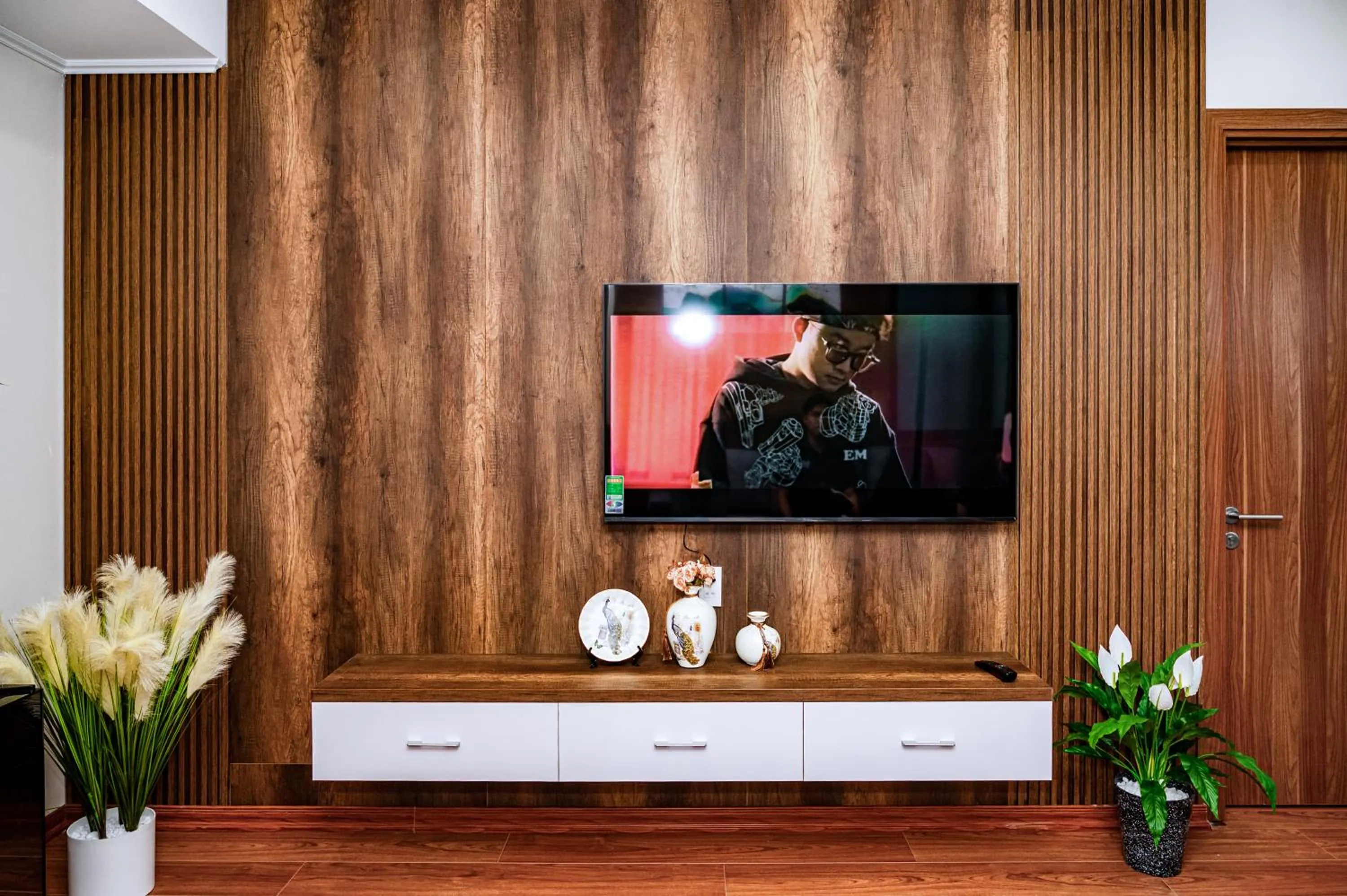 TV and multimedia in The King Hotel - Condotel Thai Nguyen