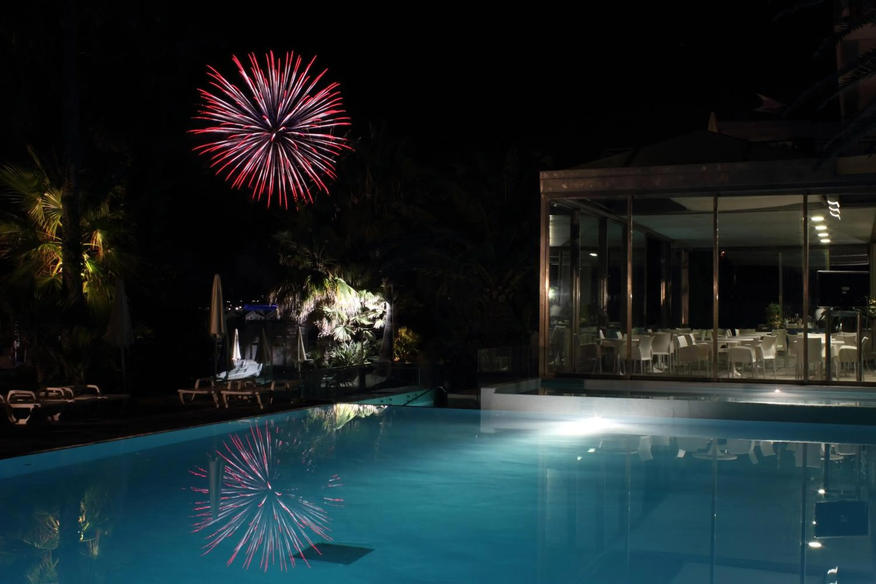 Swimming pool in Hotel Caravelle Thalasso & Wellness