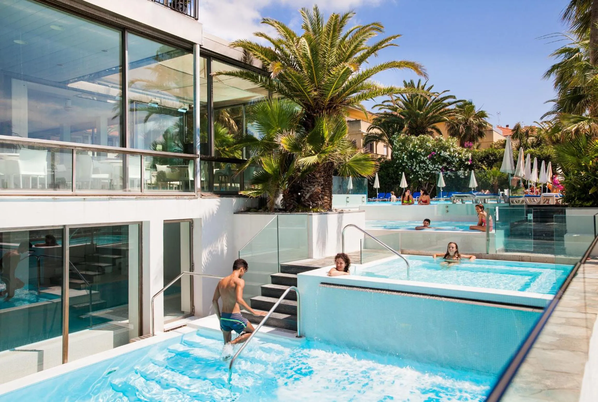 Swimming pool in Hotel Caravelle Thalasso & Wellness