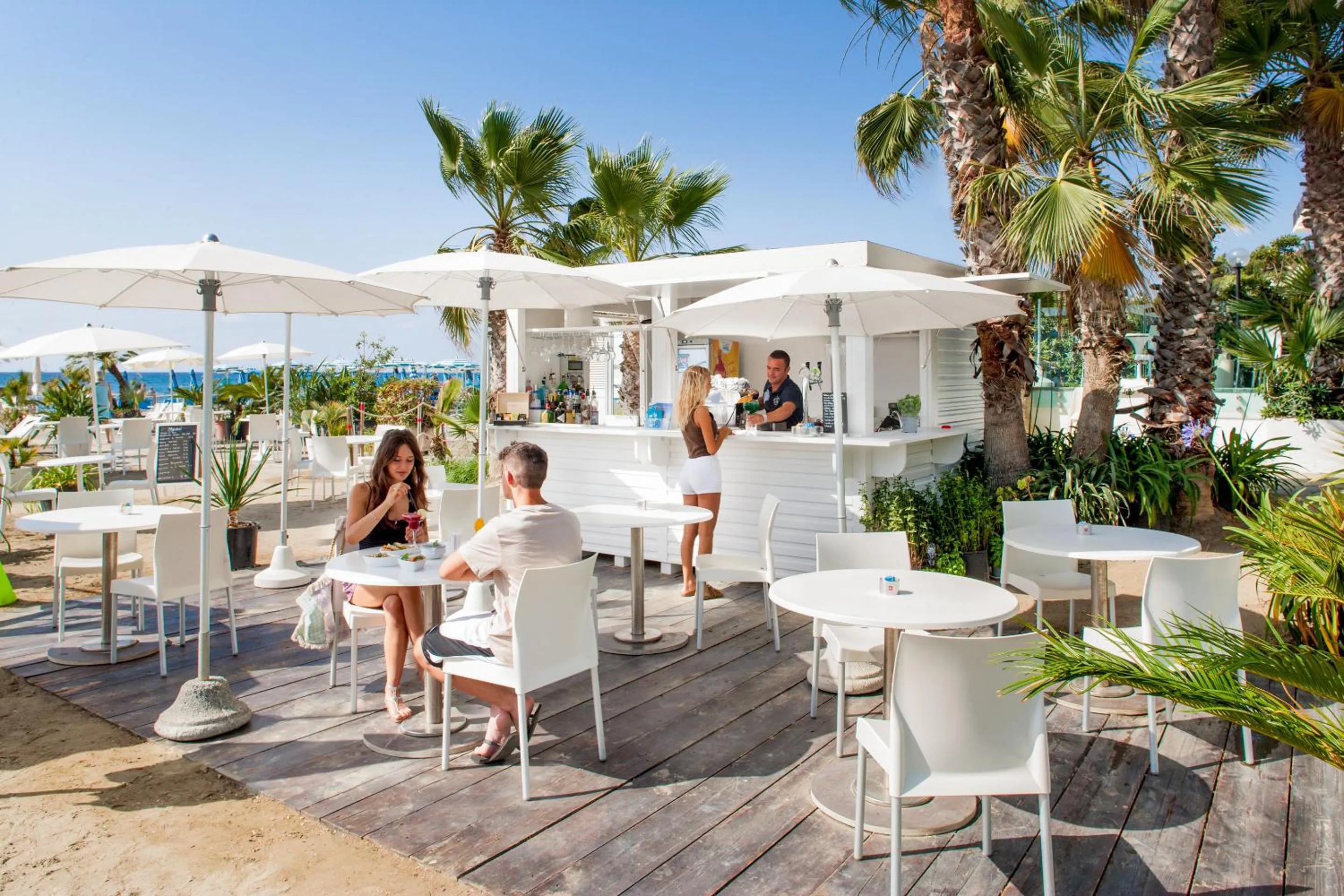 Lounge or bar in Hotel Caravelle Thalasso & Wellness