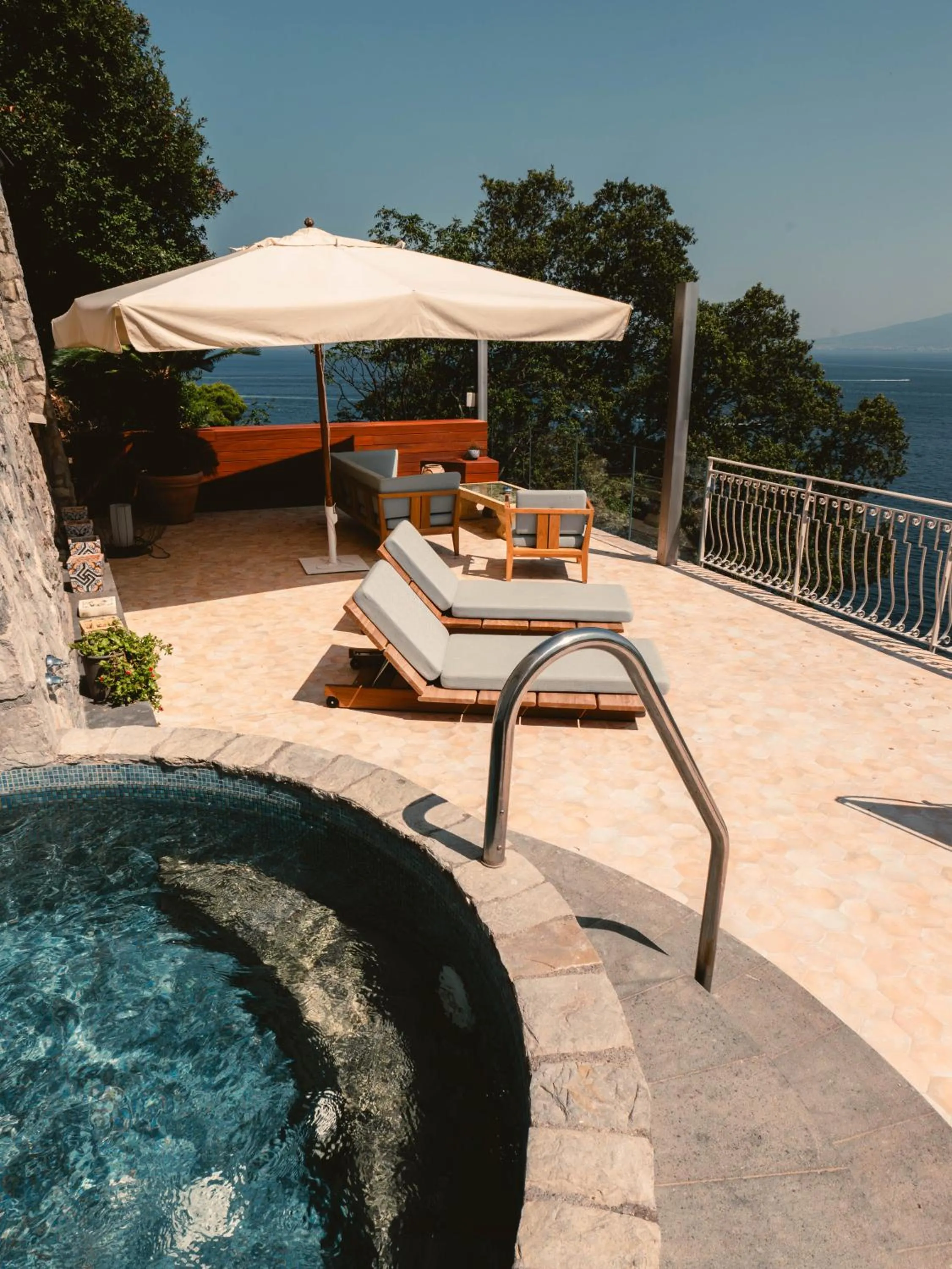 furniture in Hotel Belair