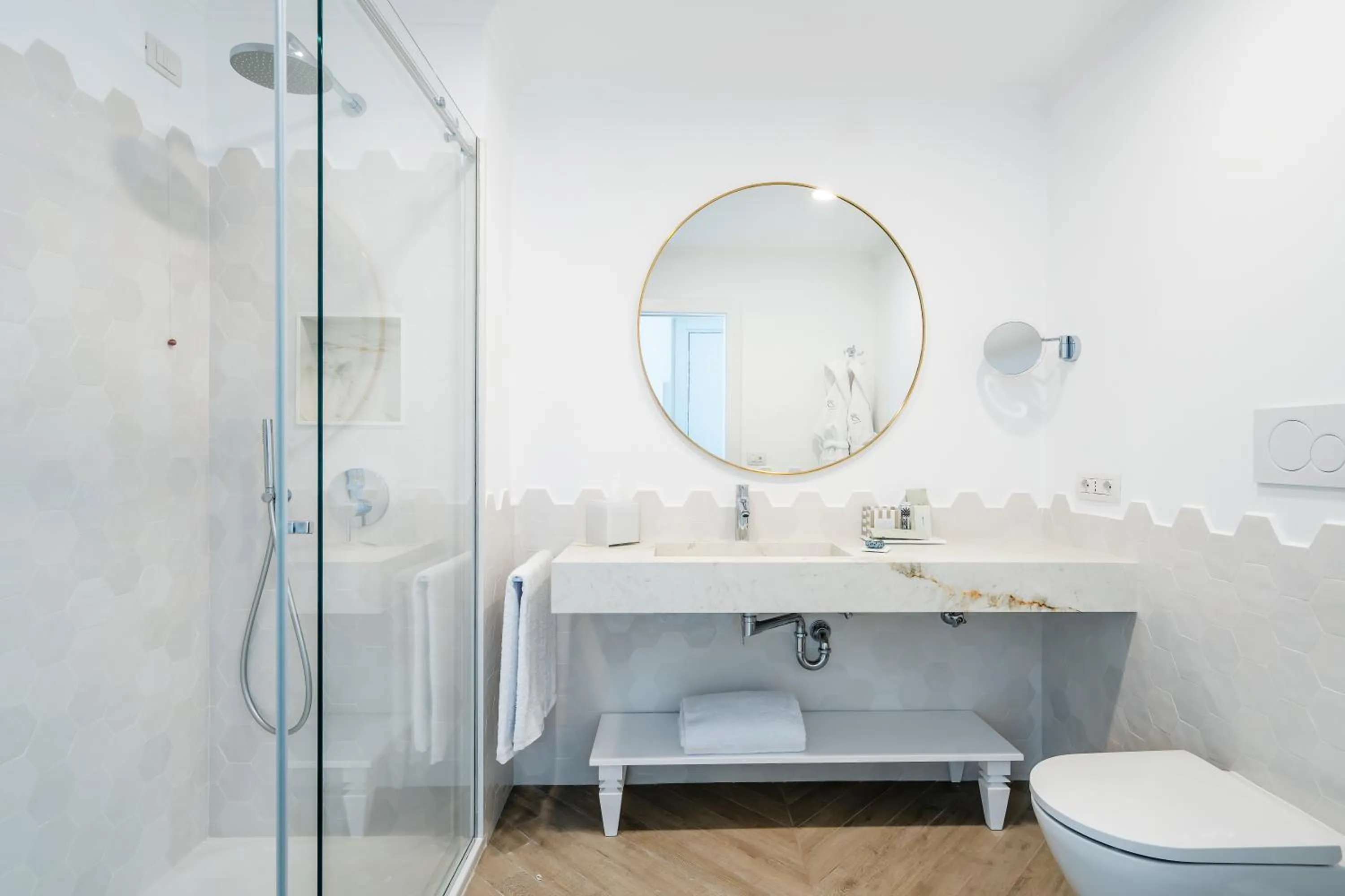 Shower in Hotel Belair