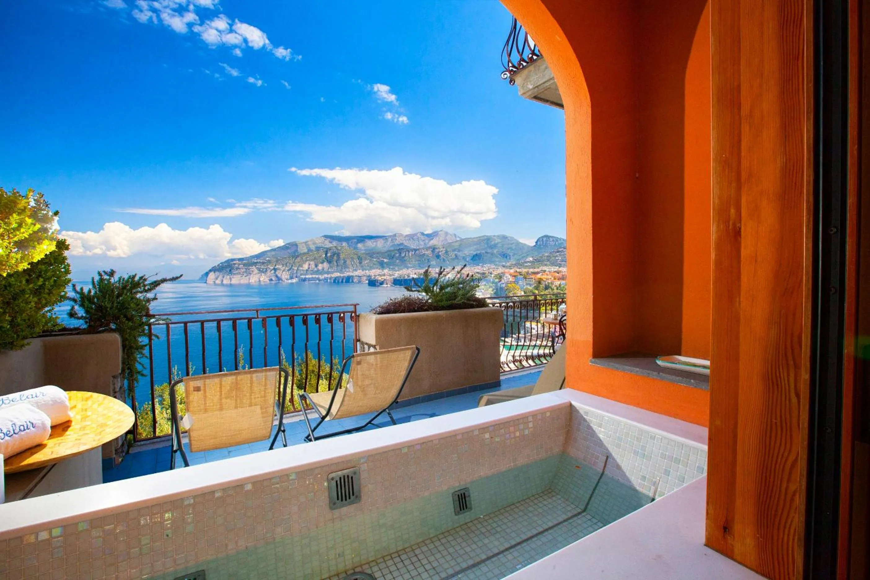 Hot Tub in Hotel Belair