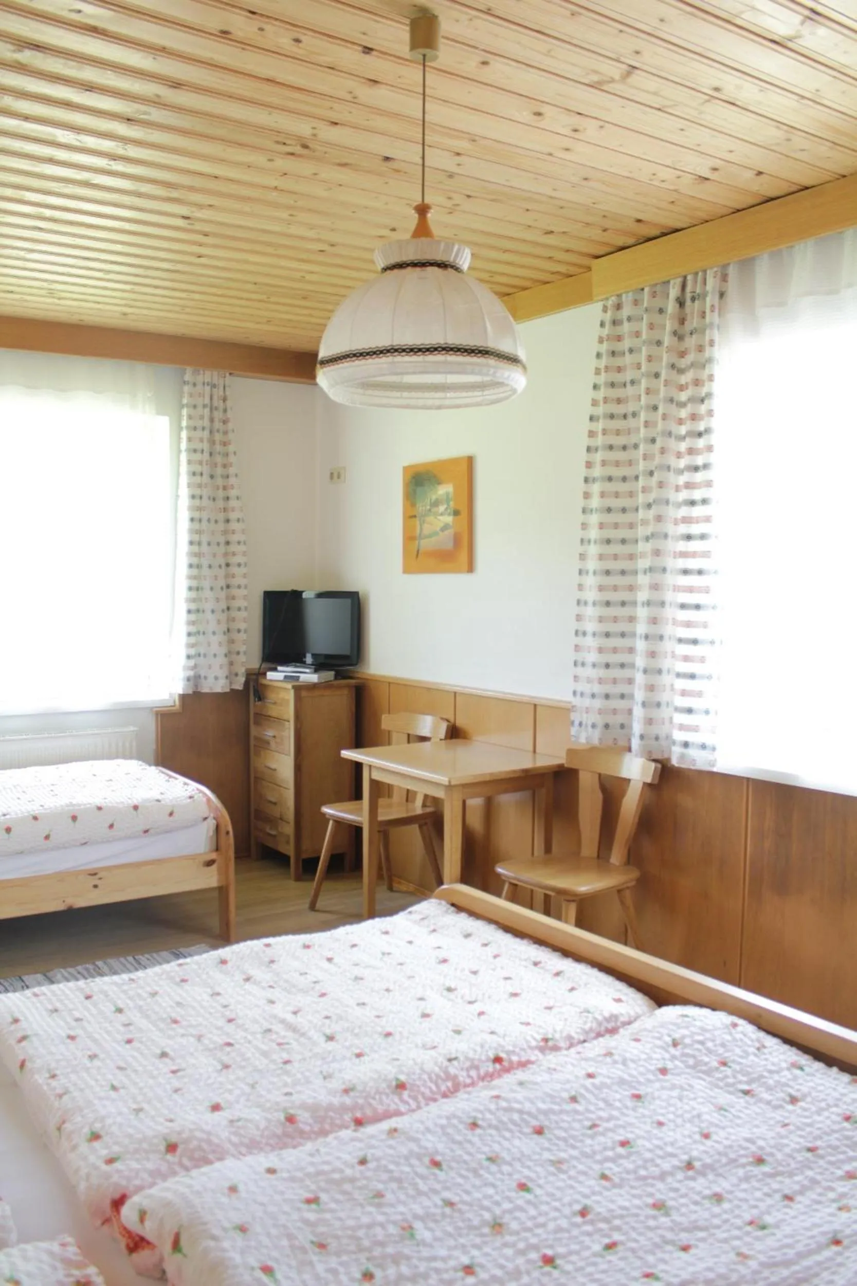 Photo of the whole room, Bed in Gasthof Zum heiligen Nikolaus