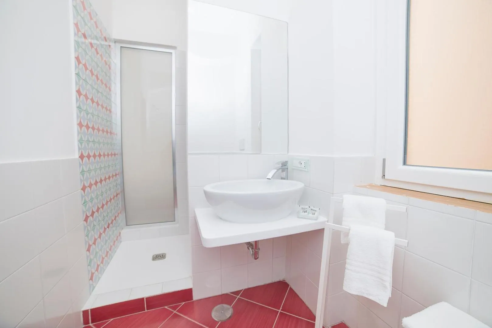 Shower in Hotel De Rosa