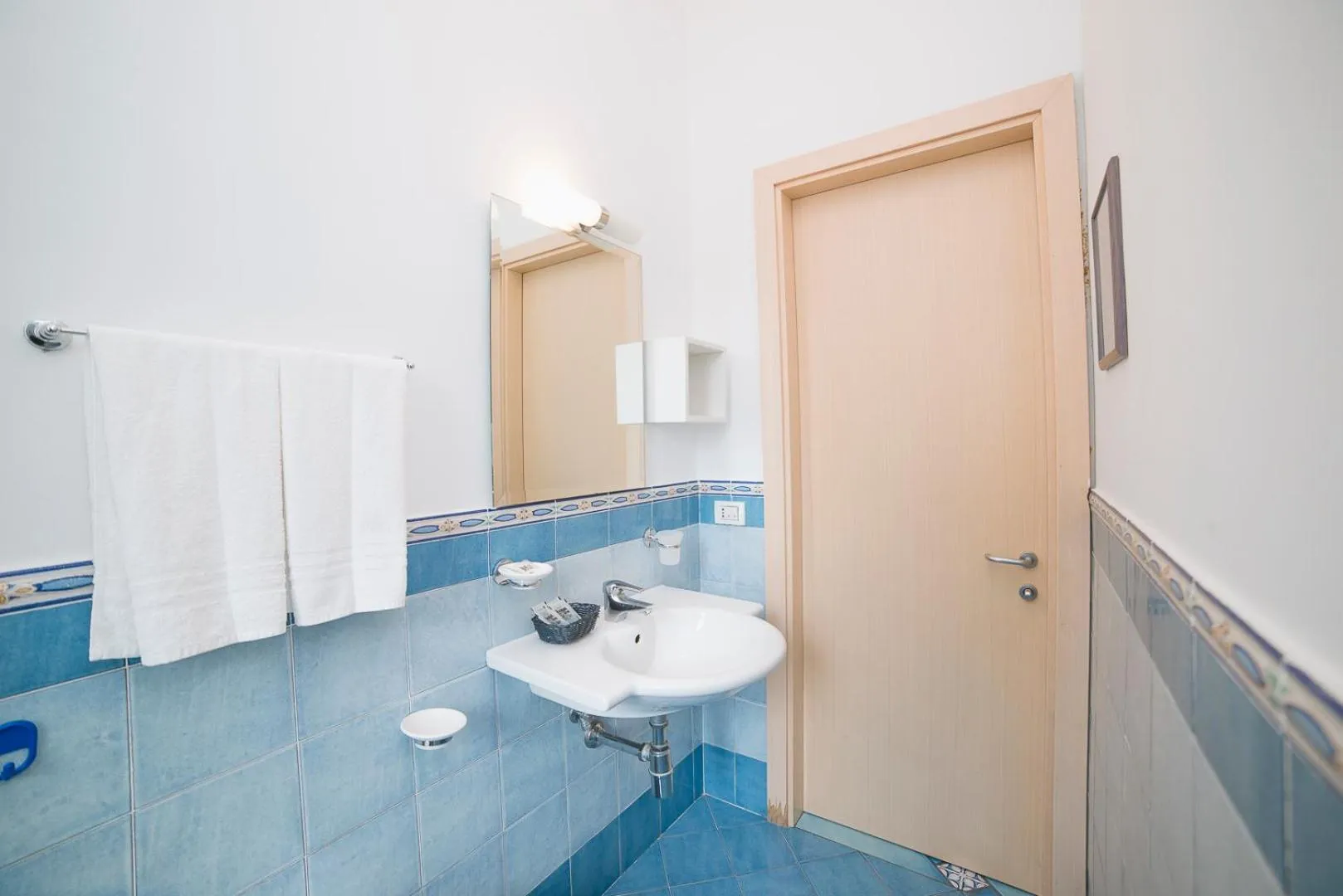 Bathroom in Hotel De Rosa