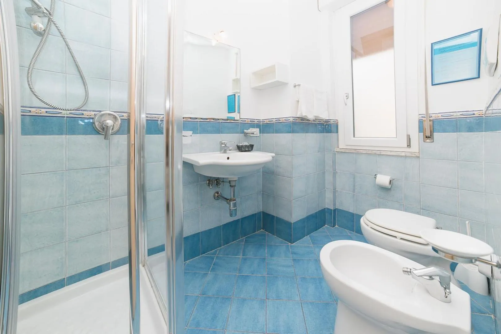 Bathroom in Hotel De Rosa