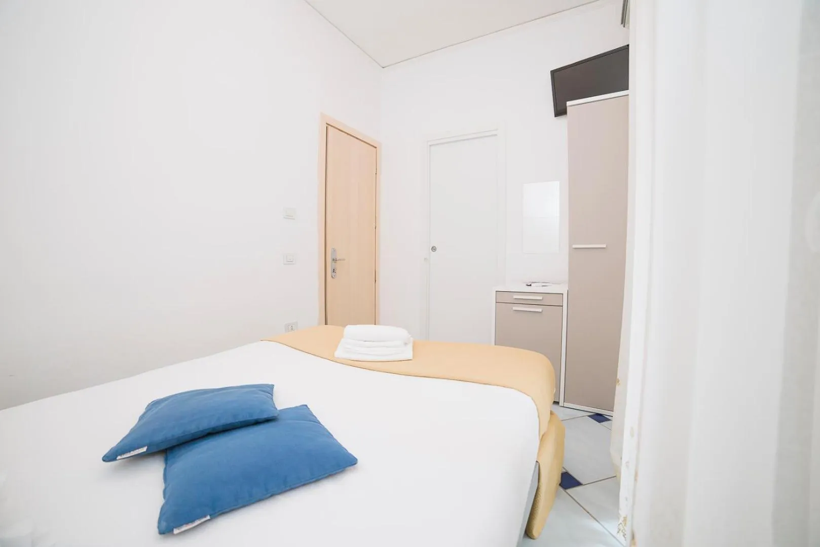 Bedroom, Bed in Hotel De Rosa