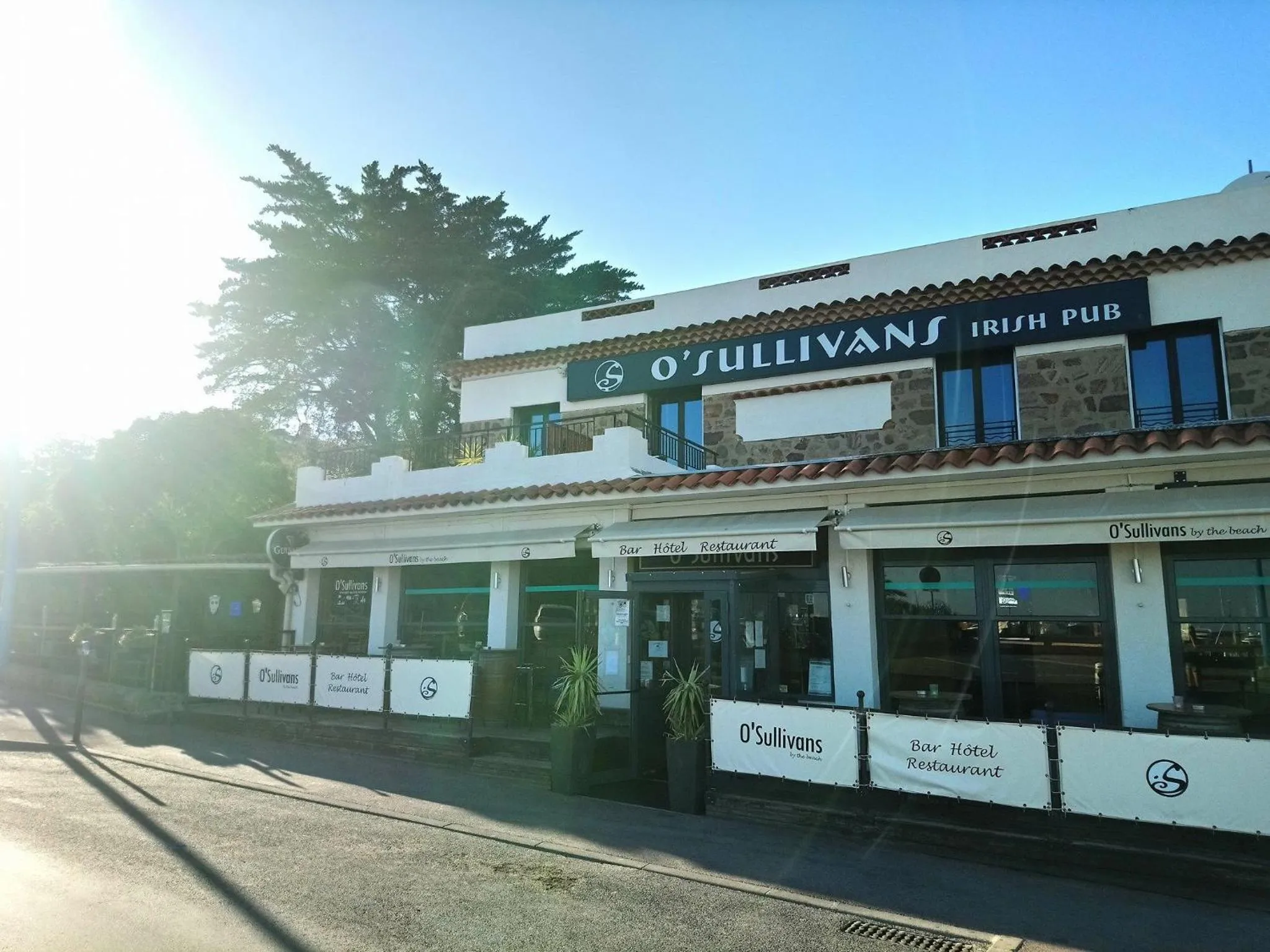 Property building in O'Sullivans Bar and Hotel
