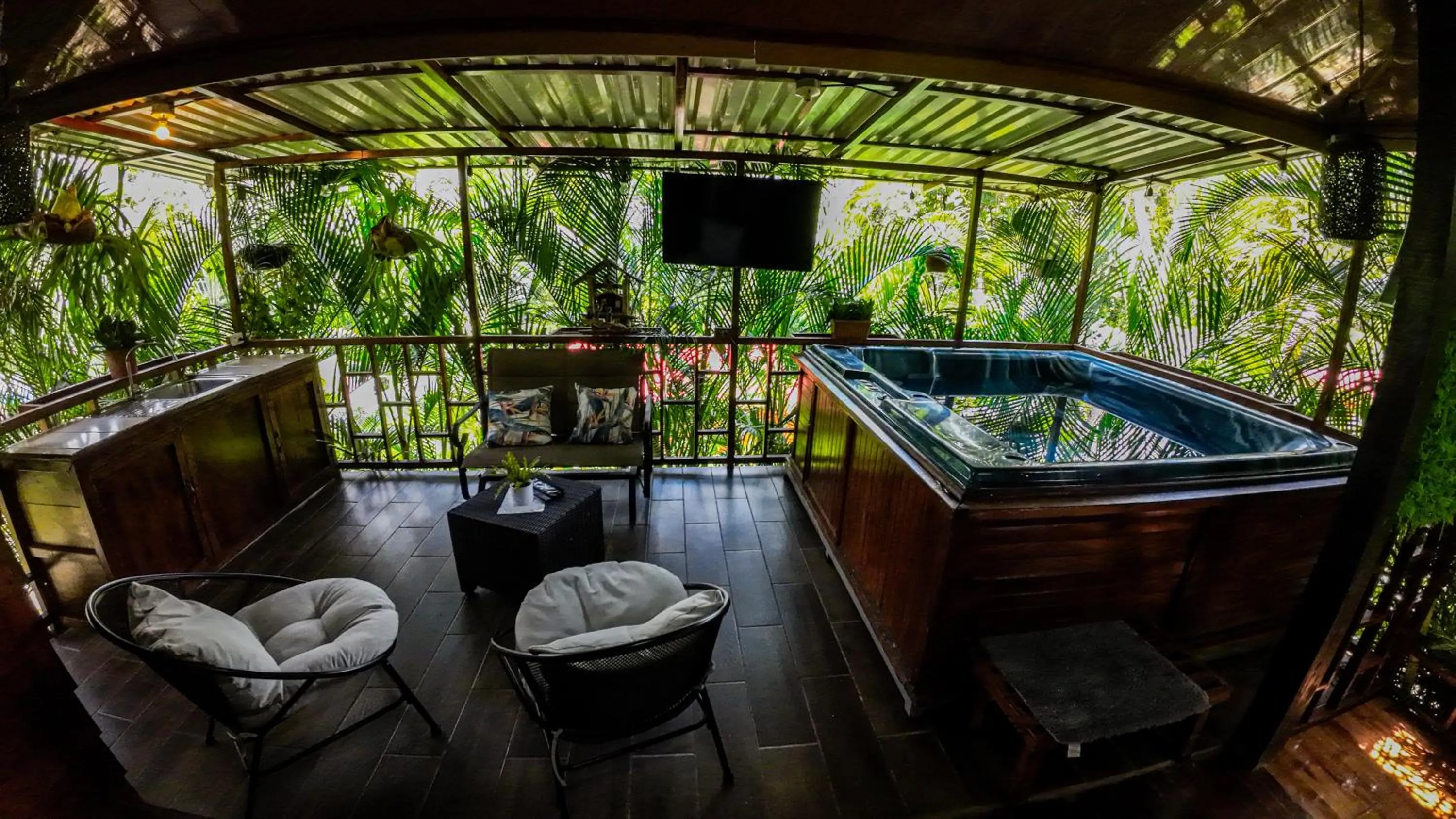 Hot Tub in Bungalows Las Iguanas Arenal Volcano