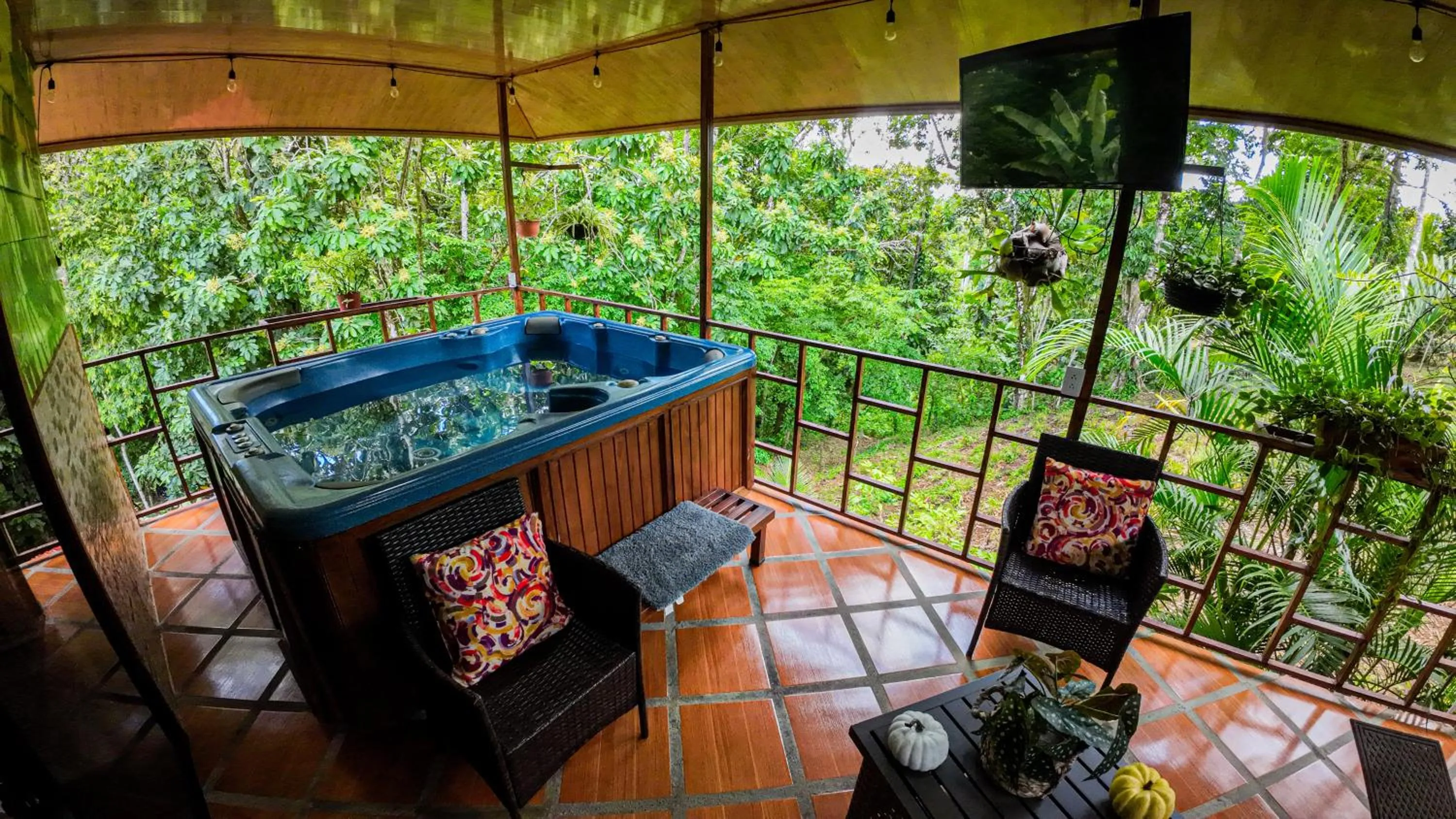 Hot Tub in Bungalows Las Iguanas Arenal Volcano