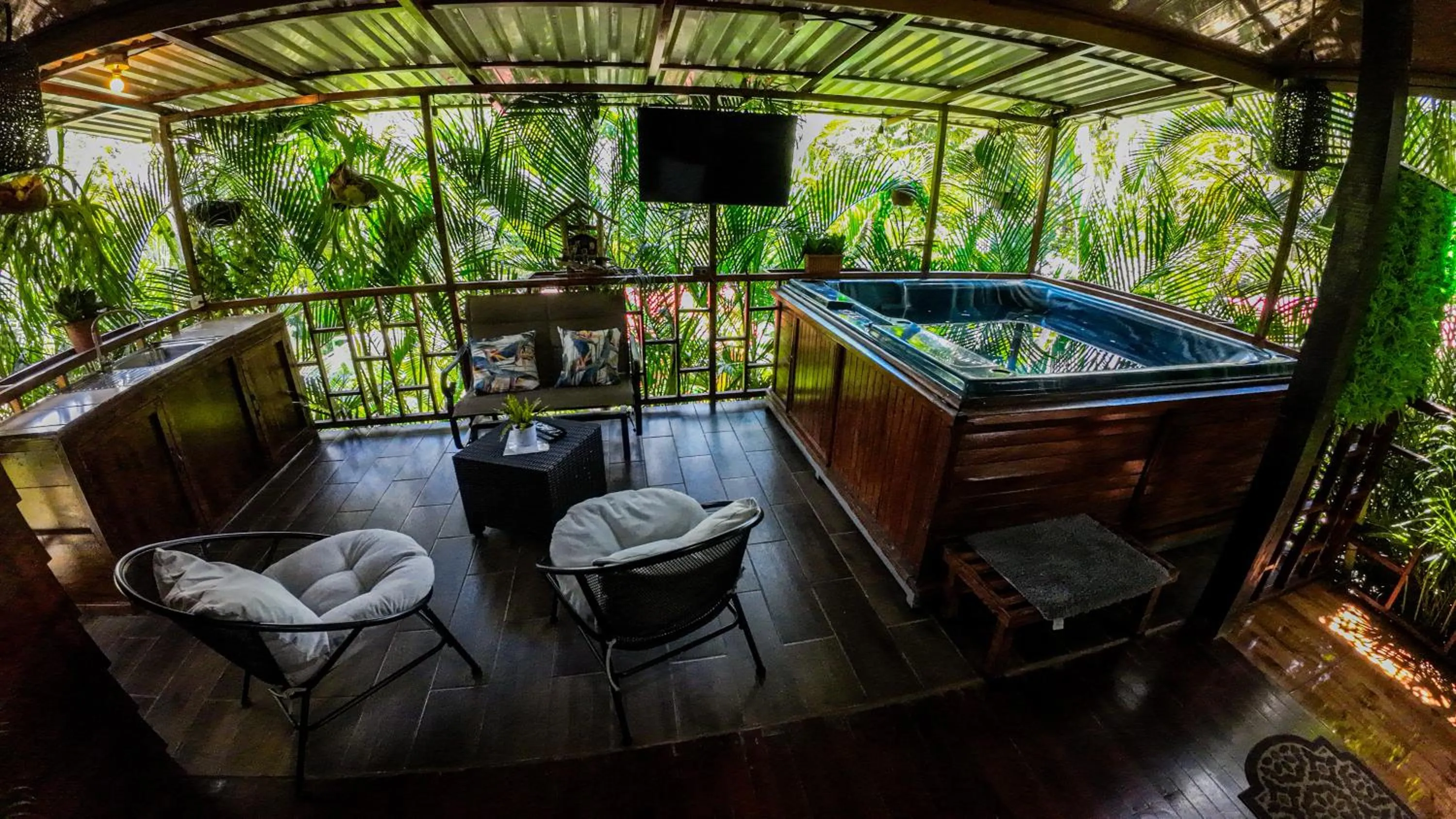 Hot Tub in Bungalows Las Iguanas Arenal Volcano