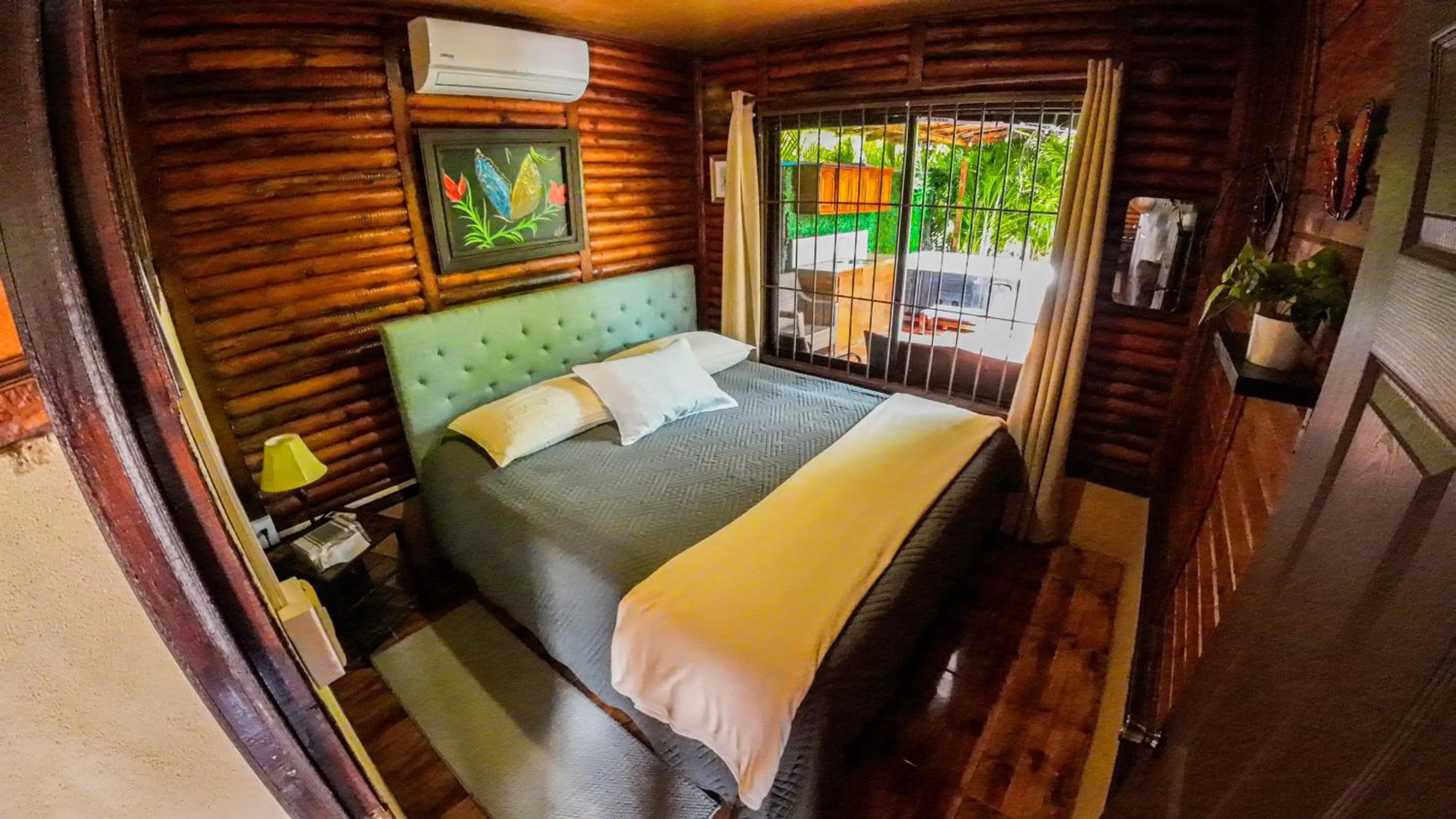 Bed in Bungalows Las Iguanas Arenal Volcano