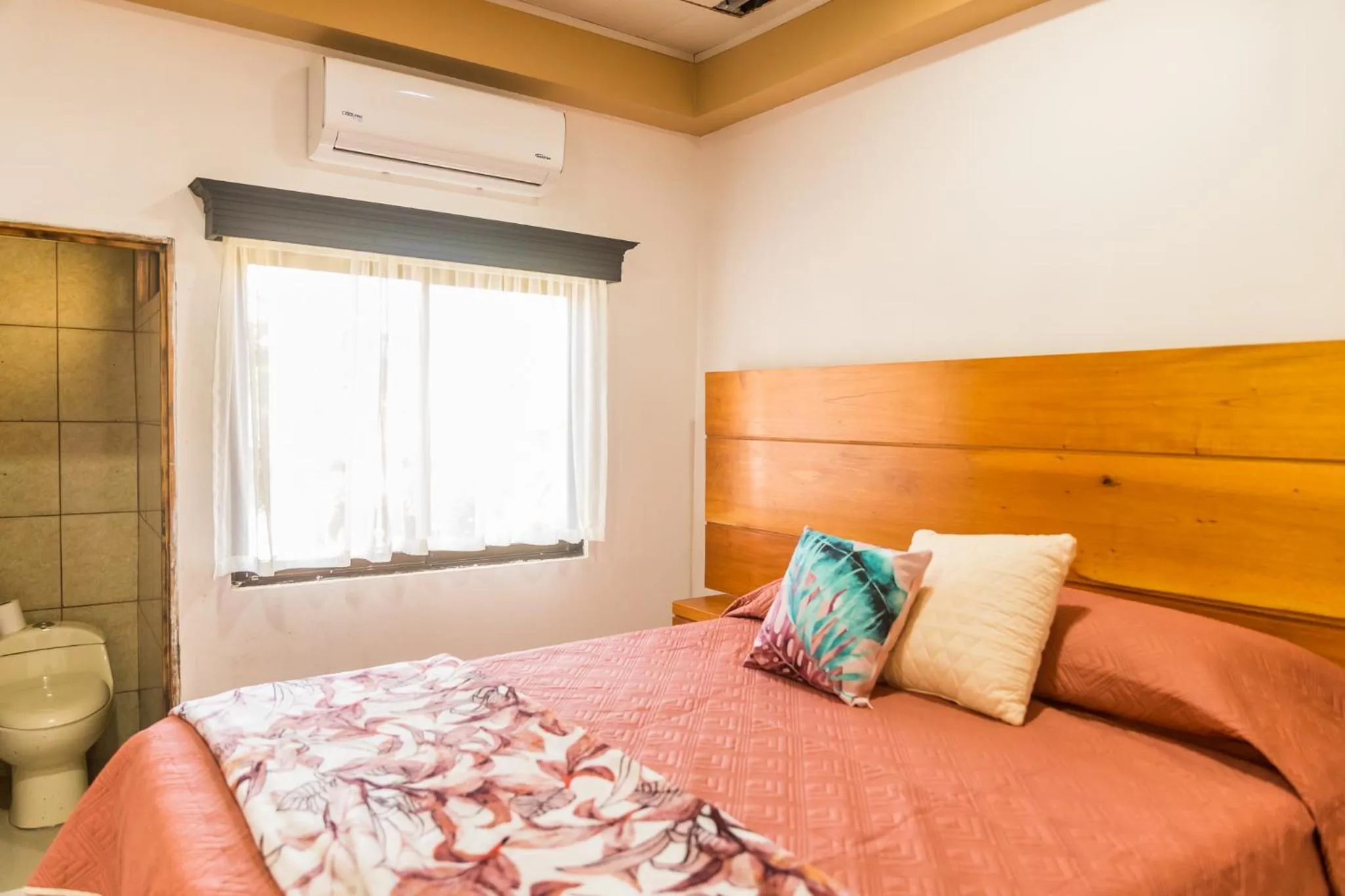 Bed in Bungalows Las Iguanas Arenal Volcano