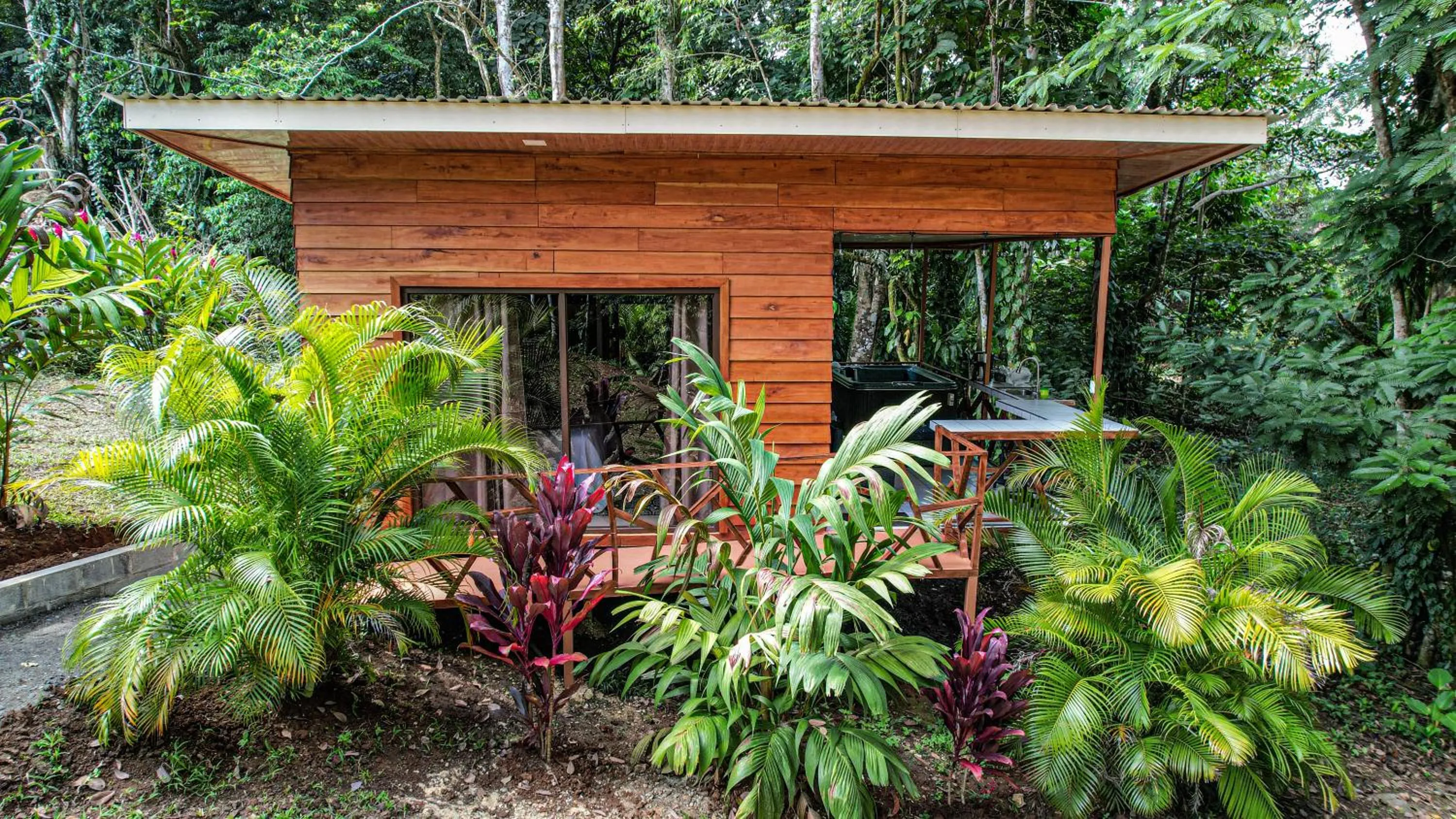 Property building in Bungalows Las Iguanas Arenal Volcano