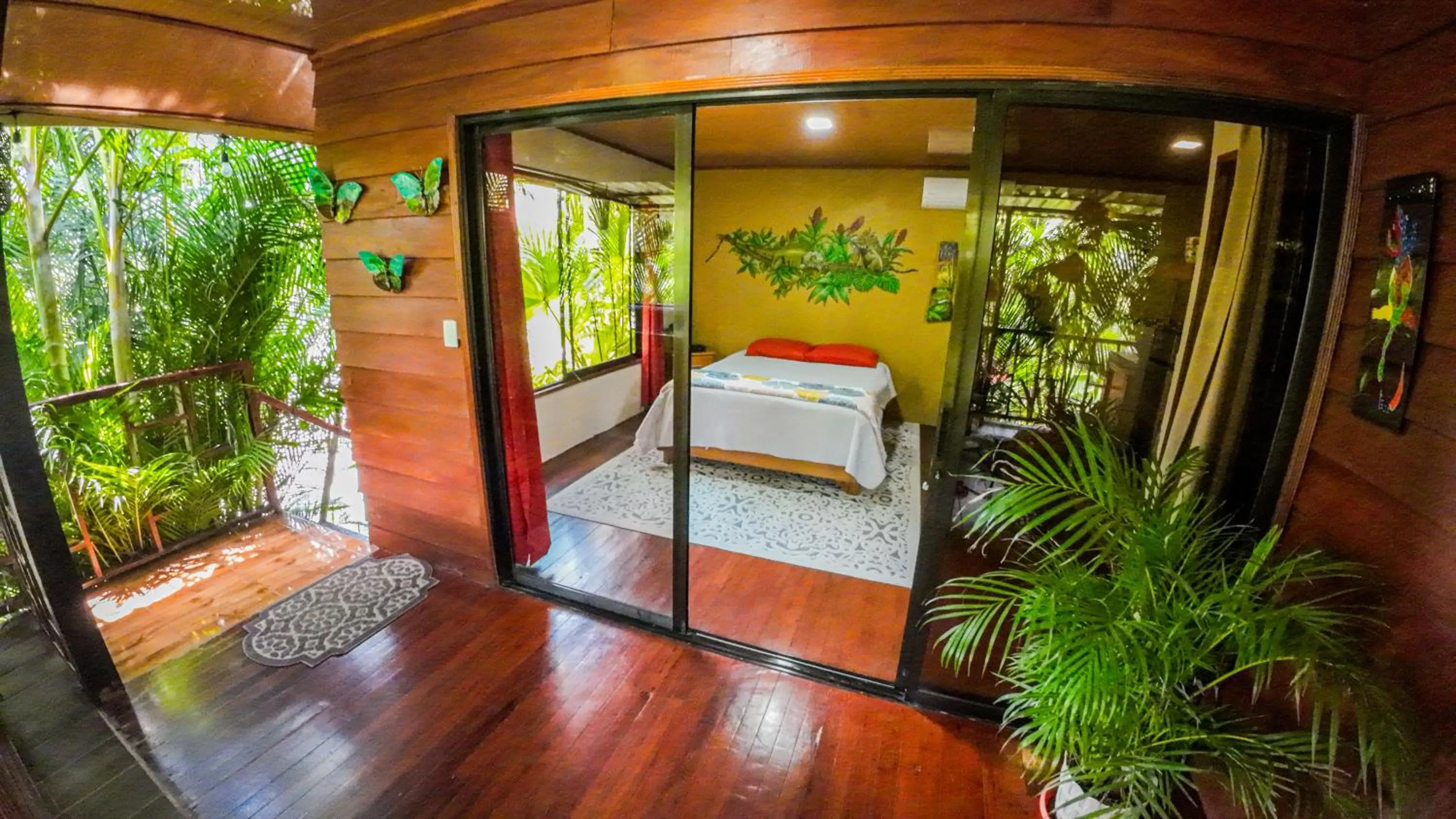 Bed in Bungalows Las Iguanas Arenal Volcano