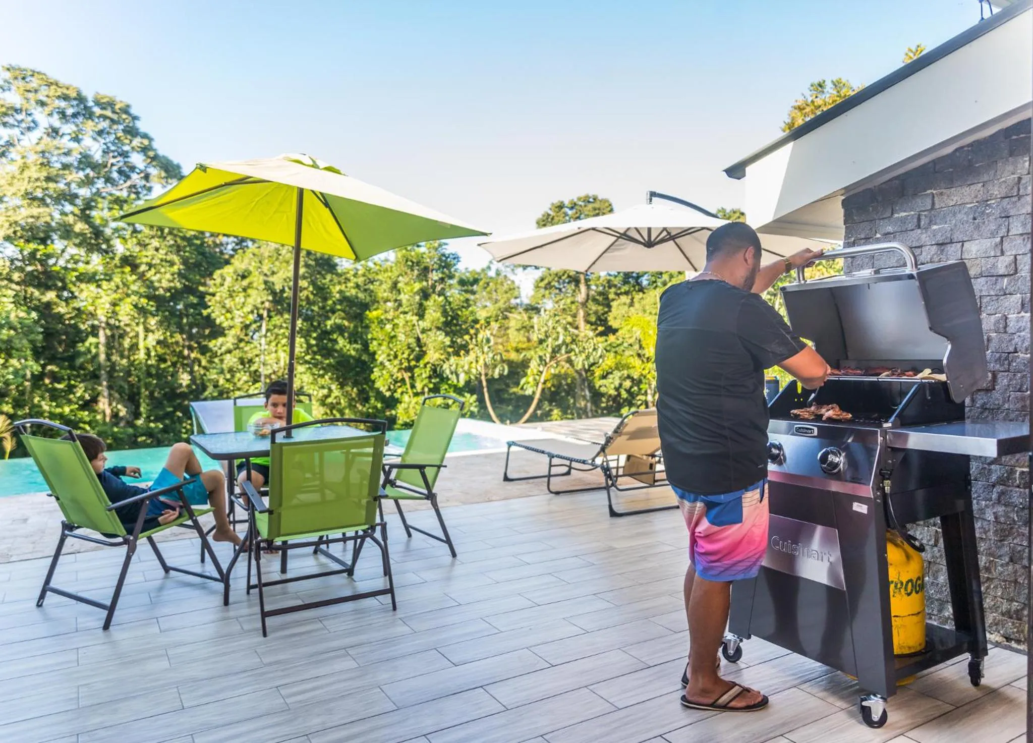 BBQ facilities in Bungalows Las Iguanas Arenal Volcano