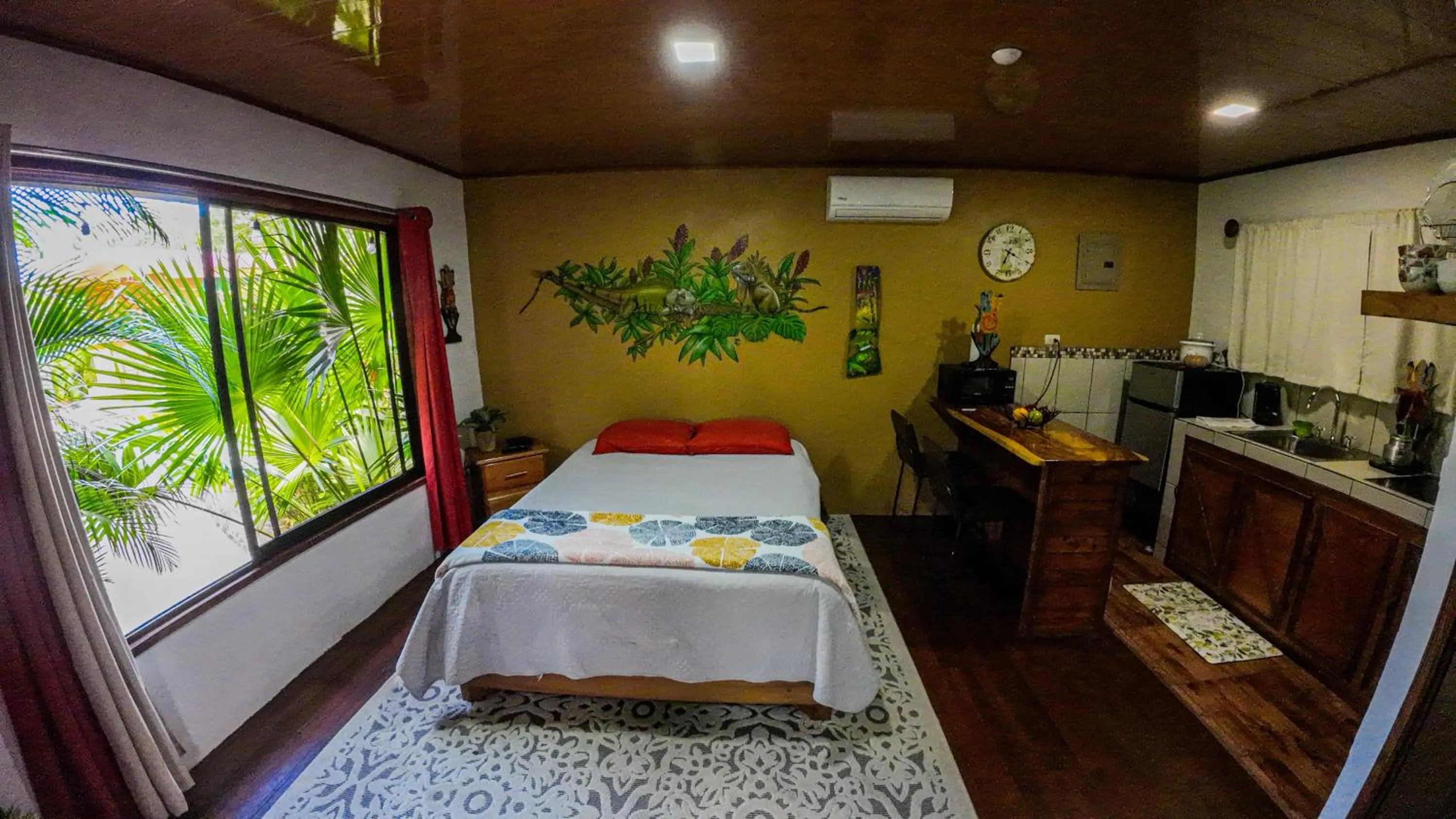 Bed in Bungalows Las Iguanas Arenal Volcano
