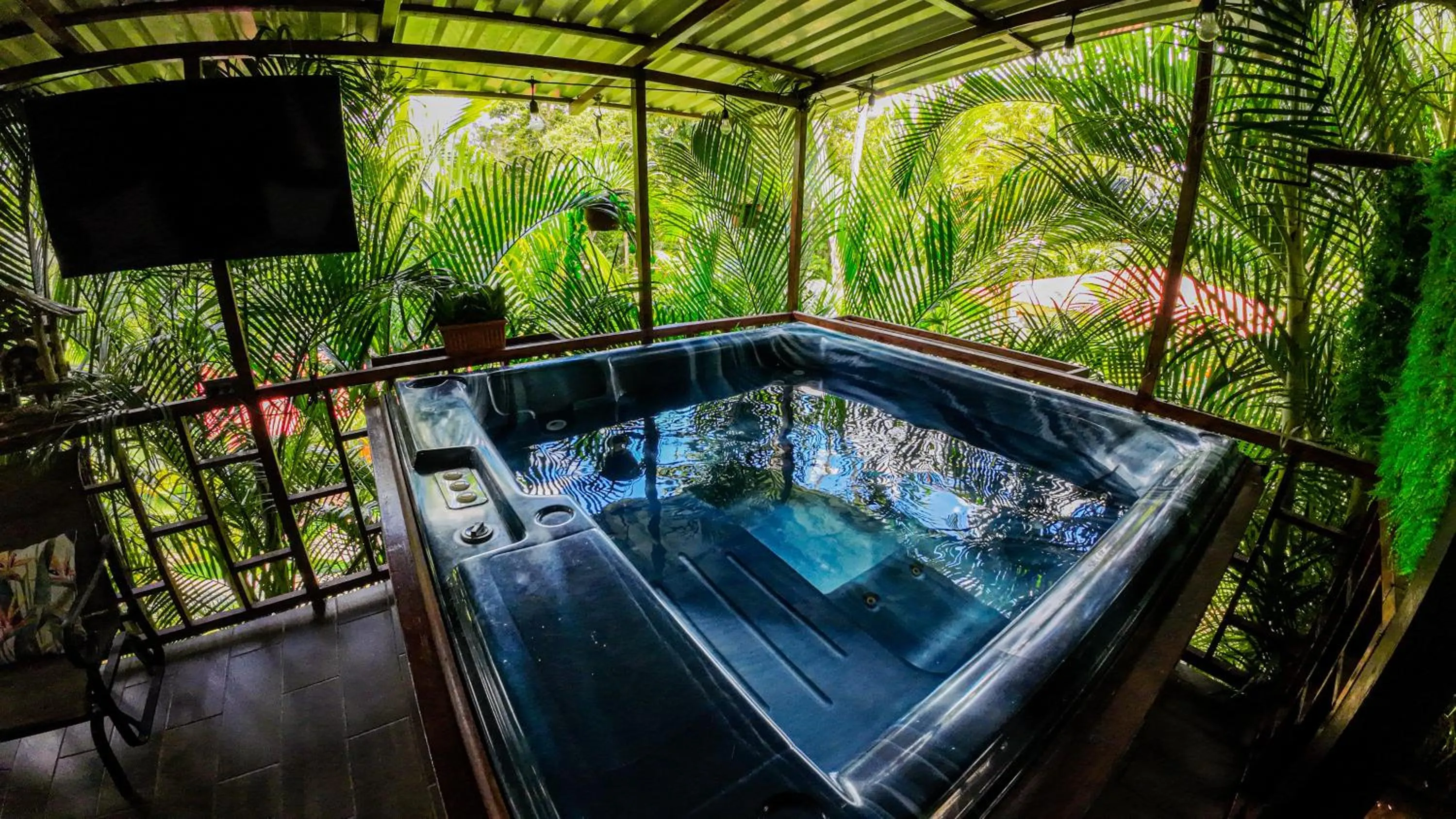 Hot Tub in Bungalows Las Iguanas Arenal Volcano