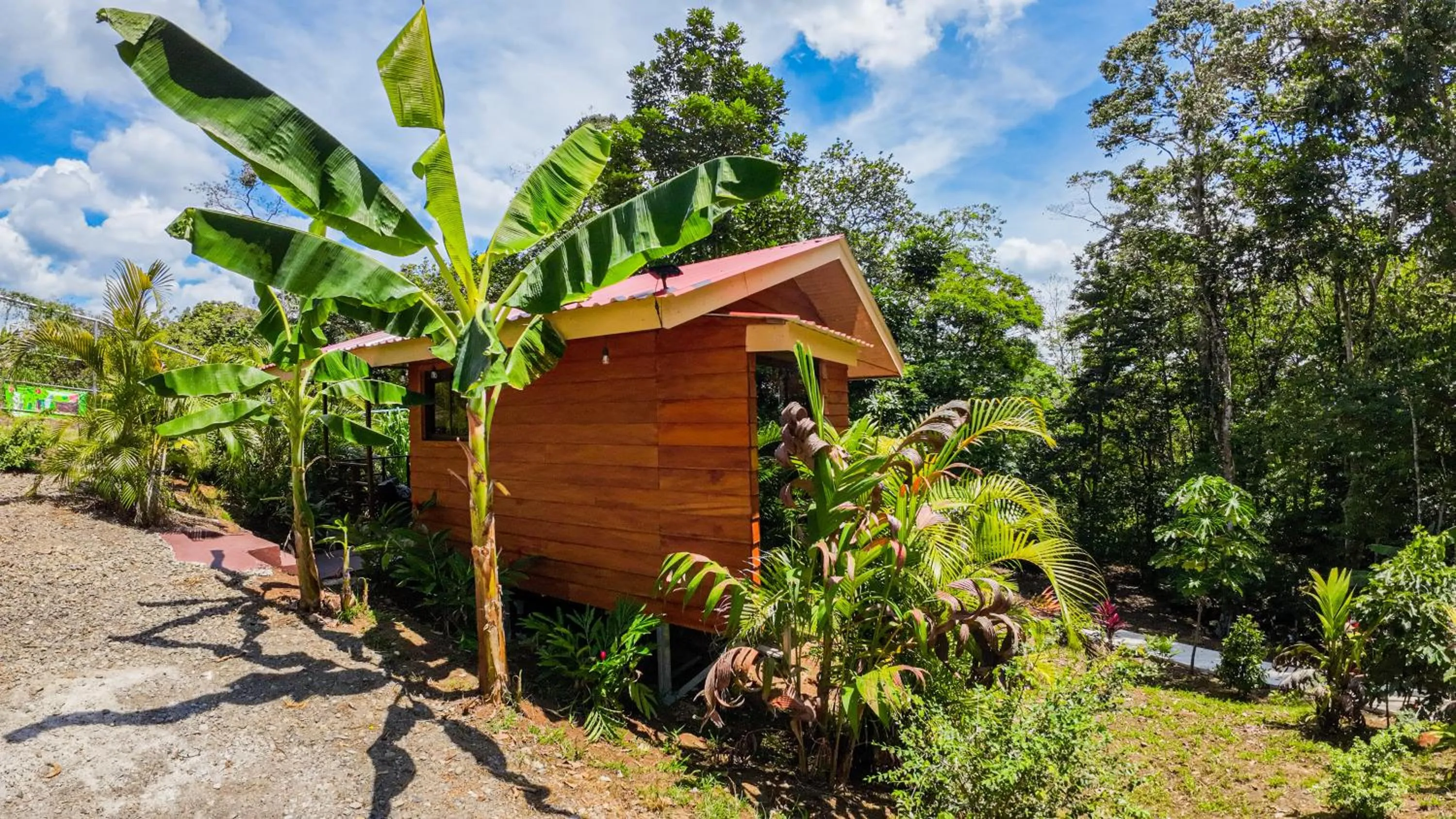 Garden view in Bungalows Las Iguanas Arenal Volcano