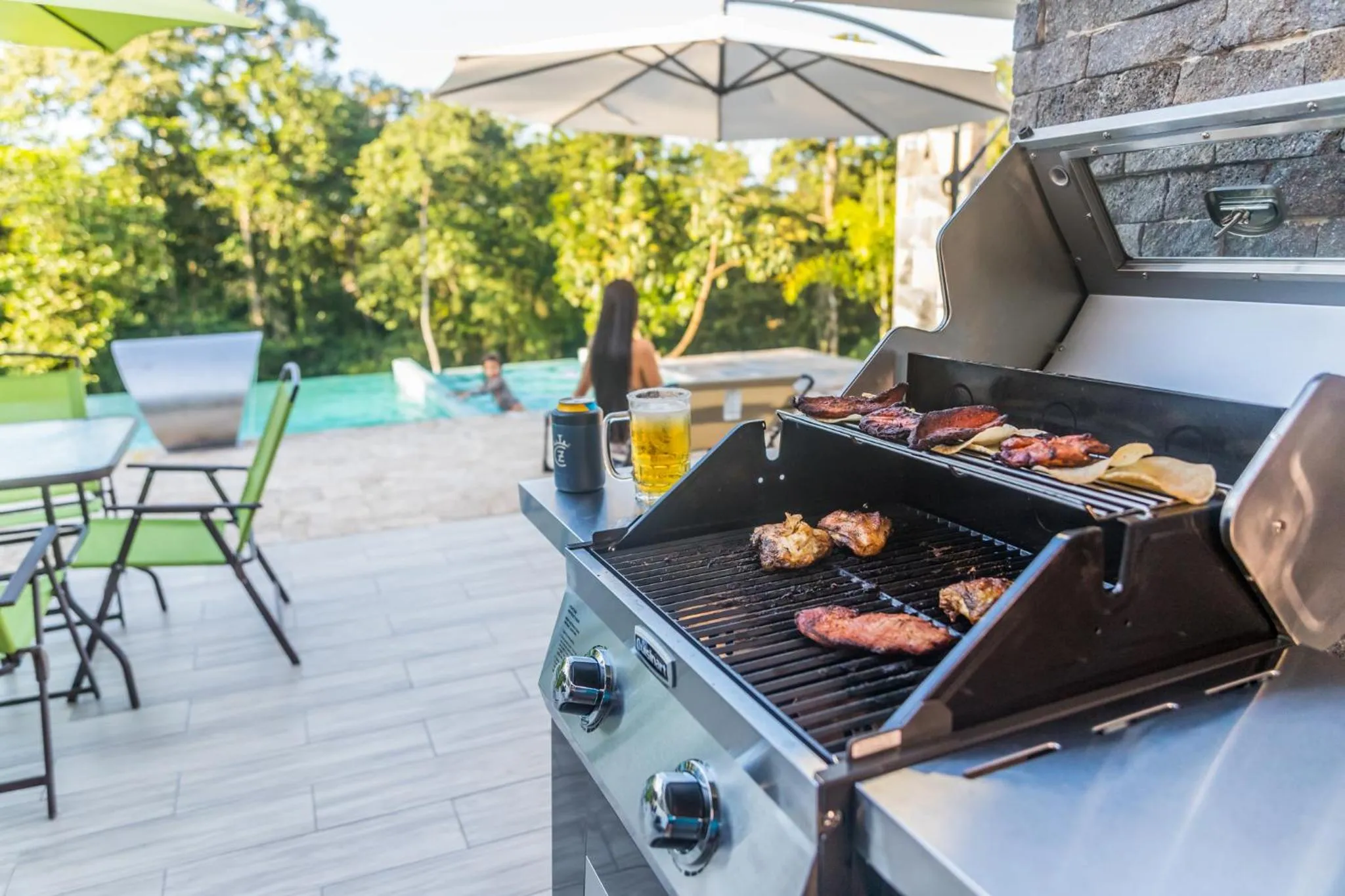 BBQ facilities in Bungalows Las Iguanas Arenal Volcano