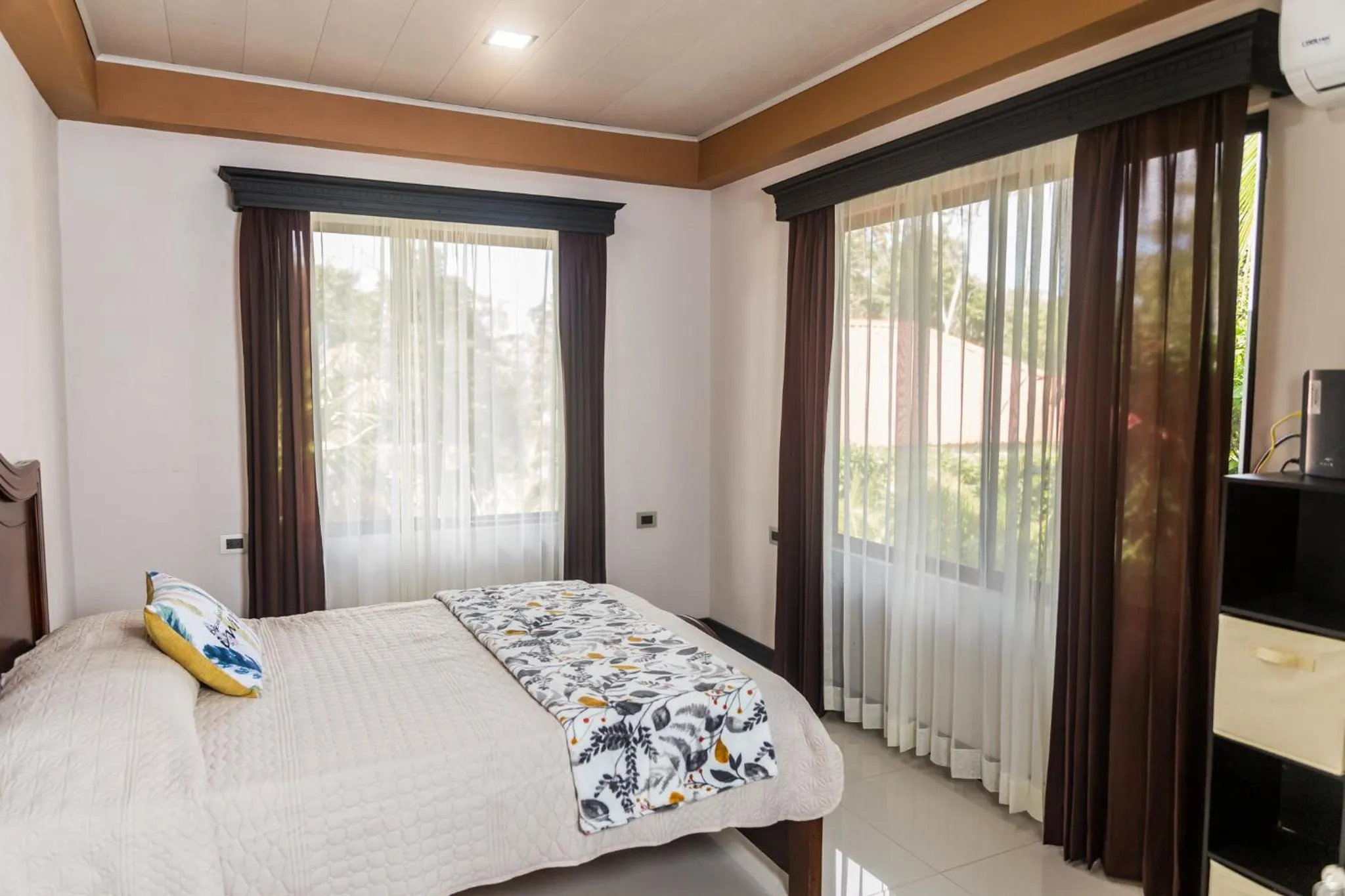 Bed in Bungalows Las Iguanas Arenal Volcano