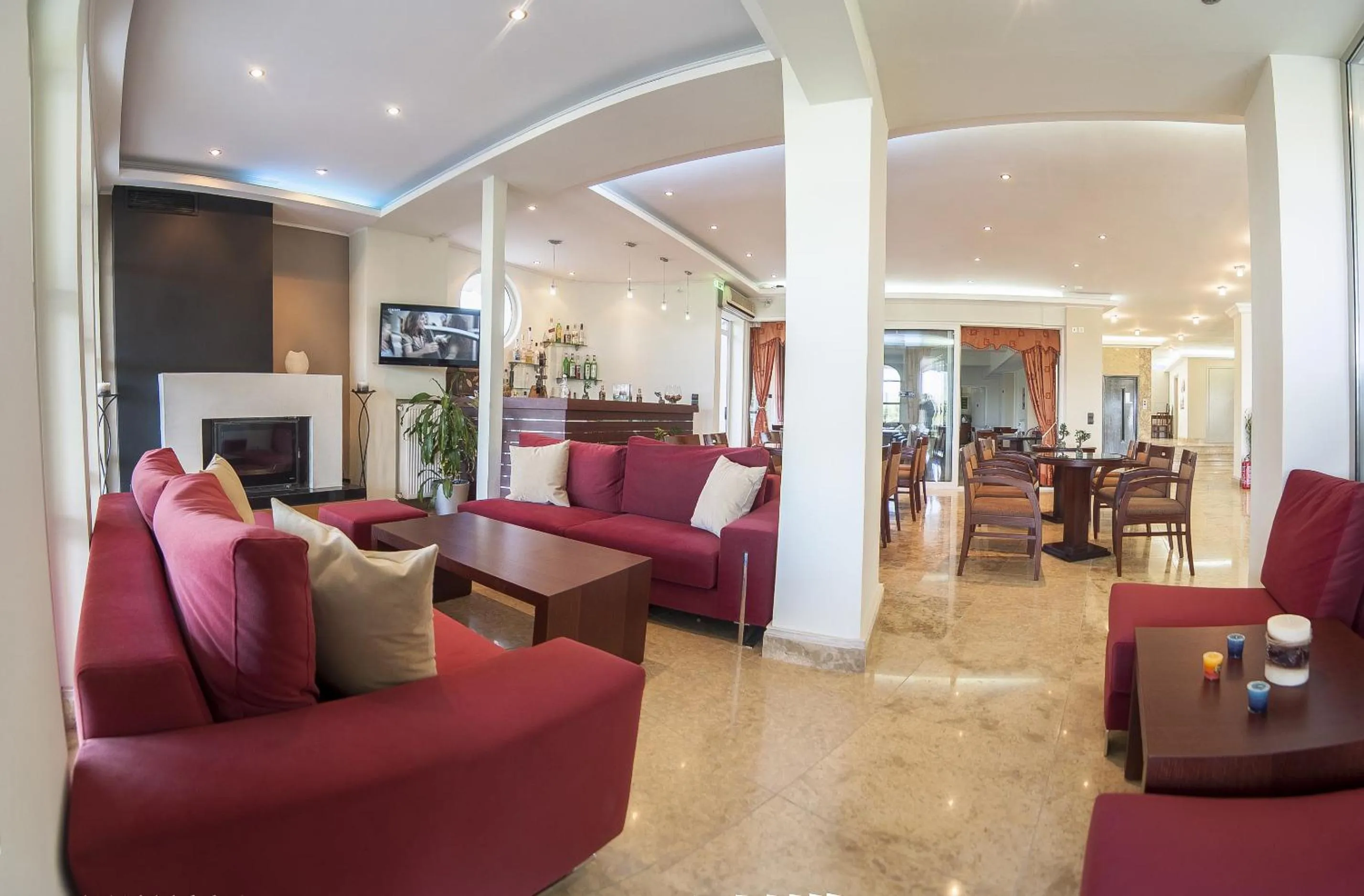 Lounge or bar in Almira Mare