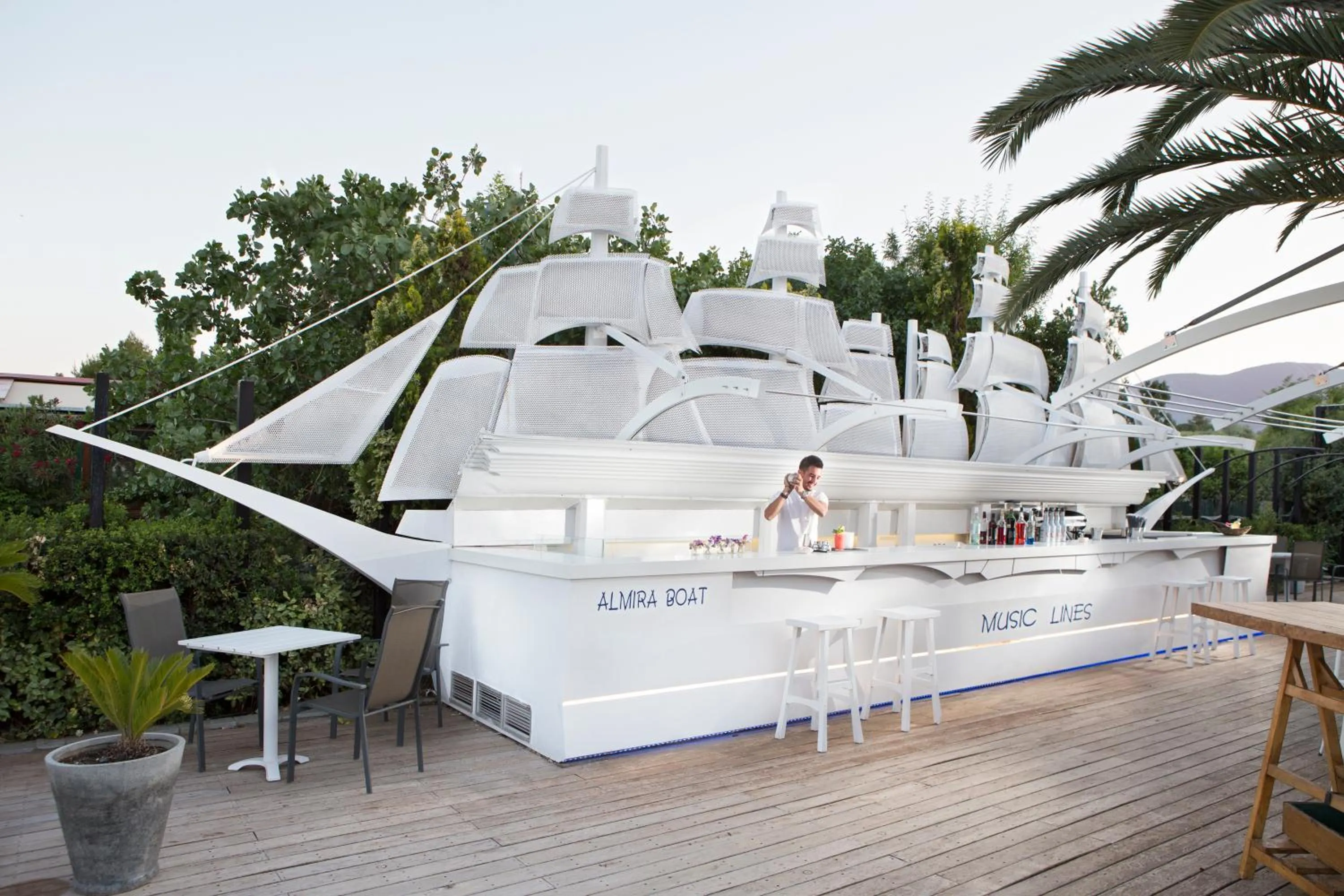 Lounge or bar in Almira Mare