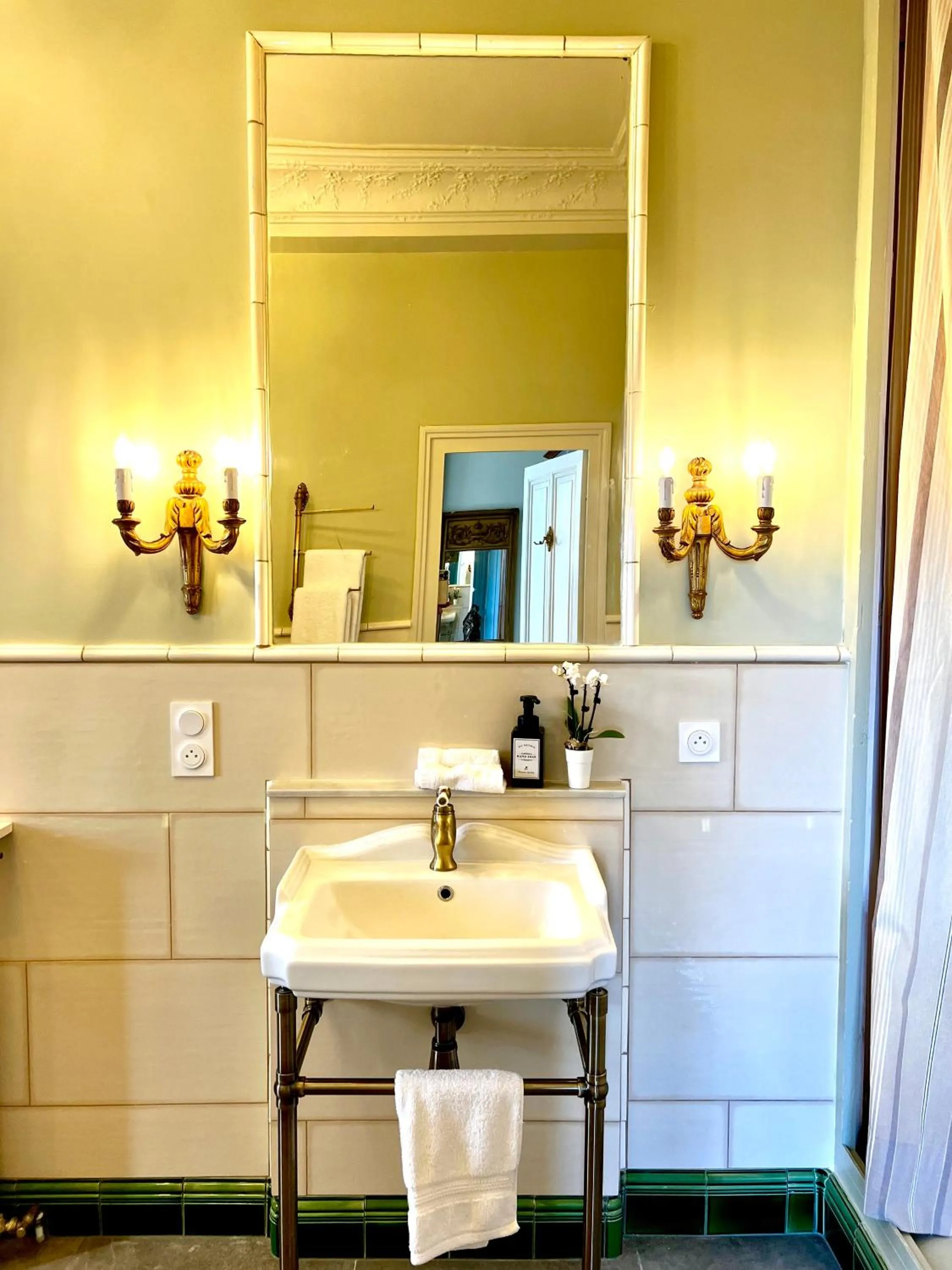 Bathroom in Maison Loire