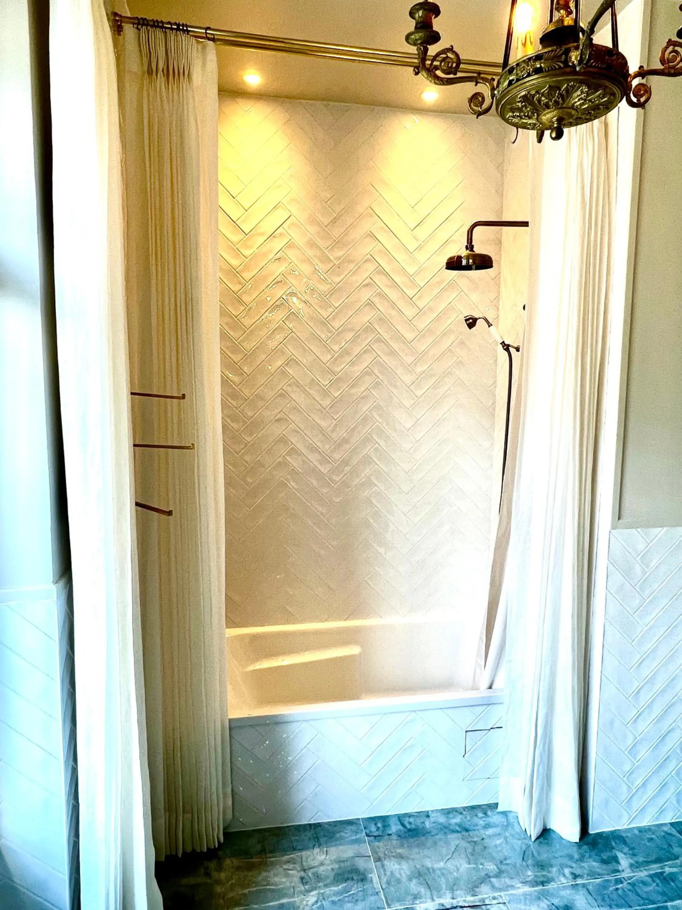 Shower in Maison Loire